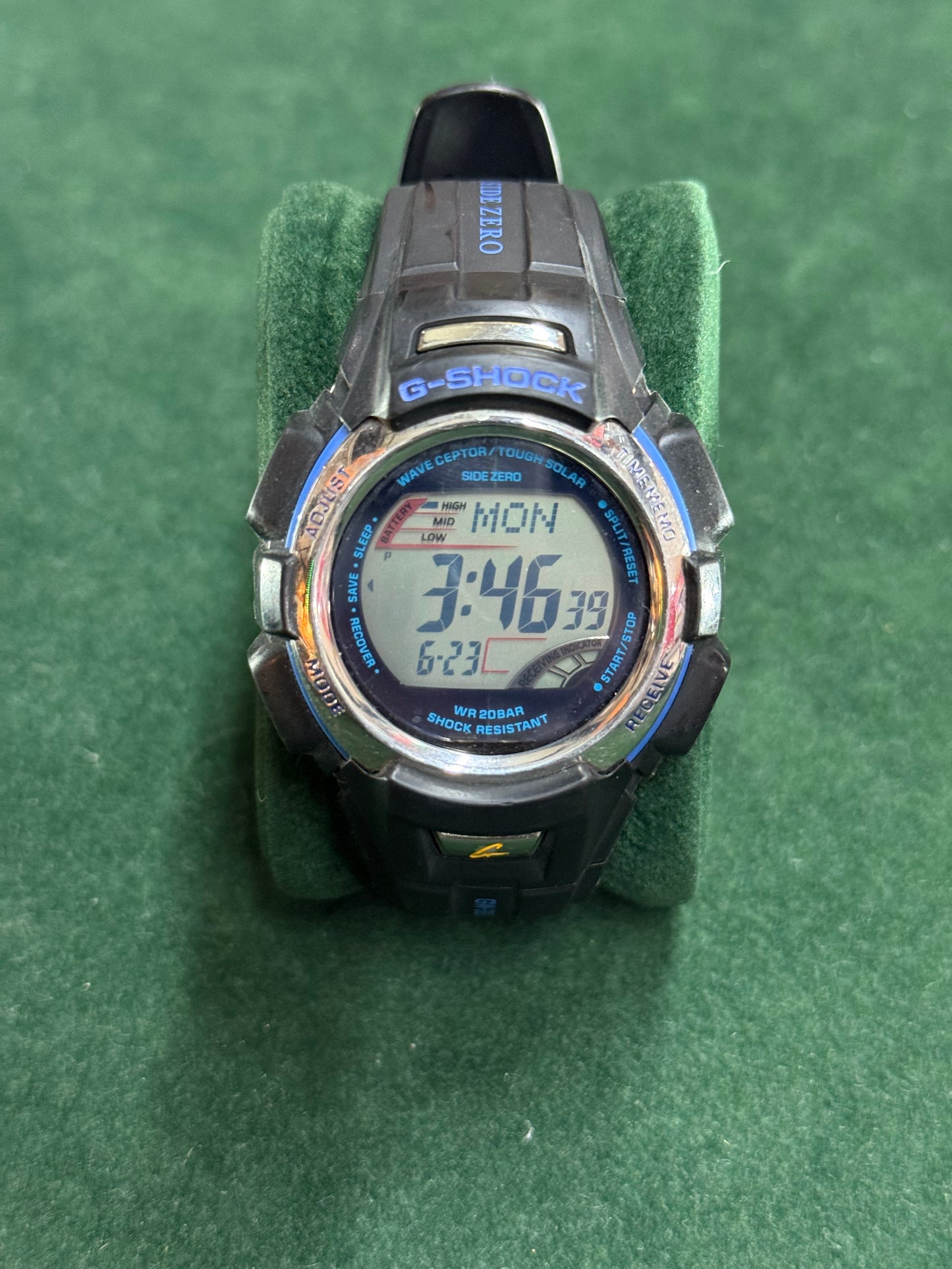Rare Vintage G Shock Side ZeroThe Gundam Limited Edition GW-300 Digital Watch