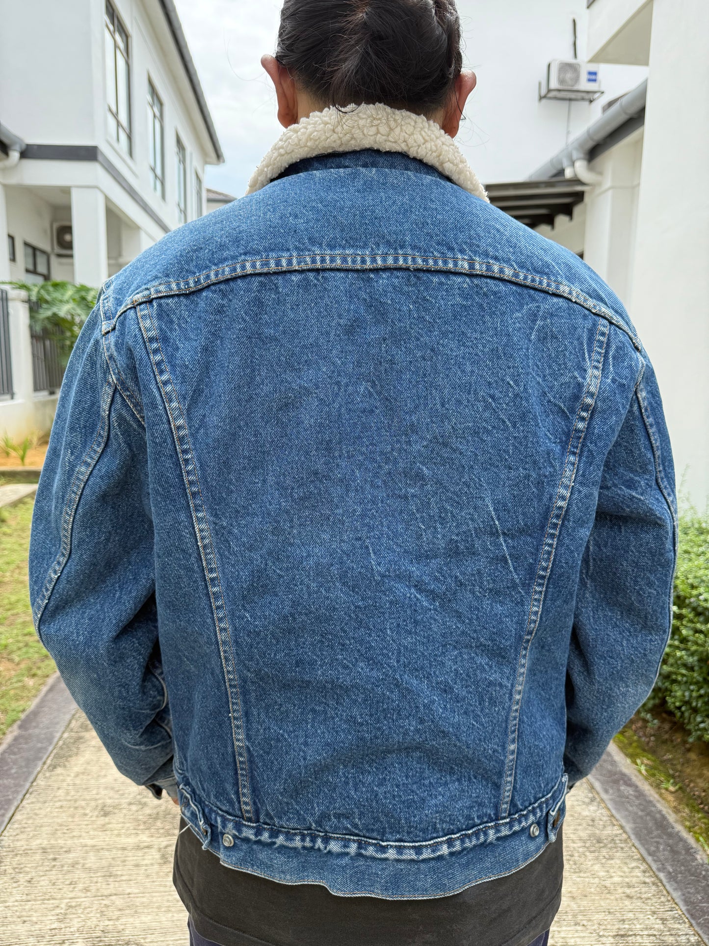 Vintage Levi’s 70605 Sherpa Trucker Jacket Size 42 – 80s USA Made Denim Shearling
