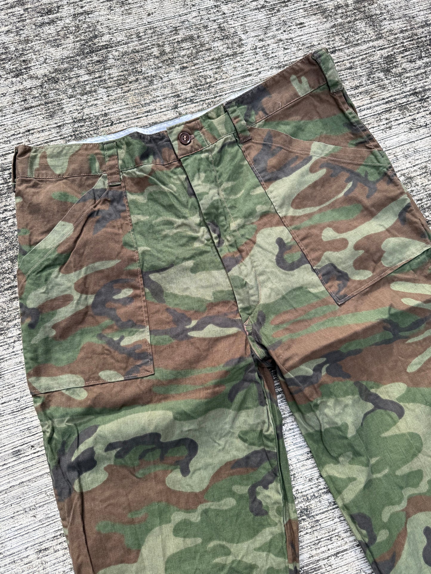Vintage 80s–90s US Woodland Camouflage Utility Pants Military BDU Style