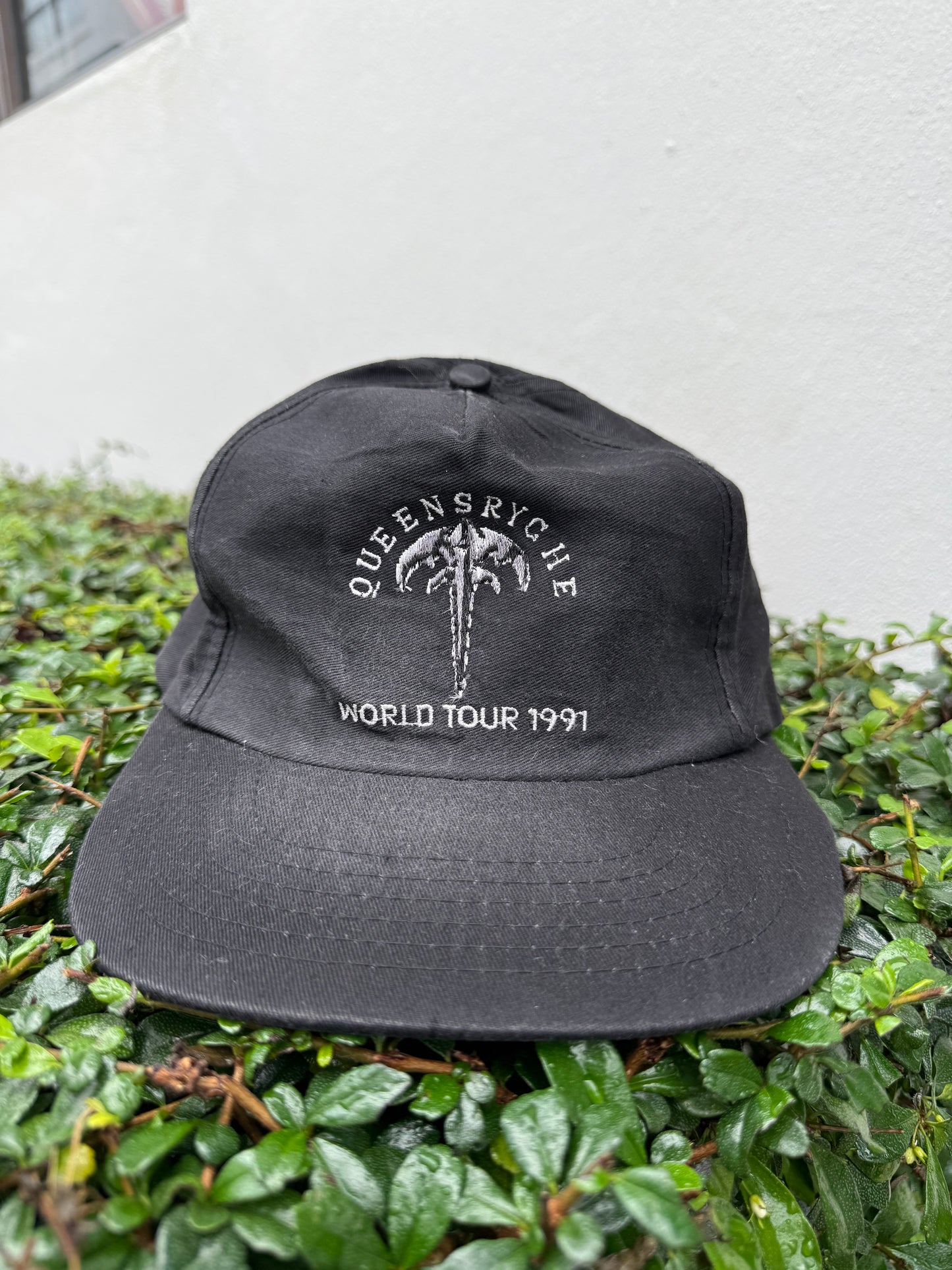 Vintage Queensrÿche World Tour 1991 Snapback Cap – Rare Rock Concert Hat