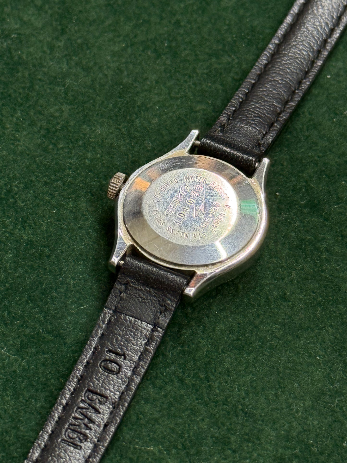 Vintage Seiko 17 Jewels Manual Wind Dress Watch Black Strap