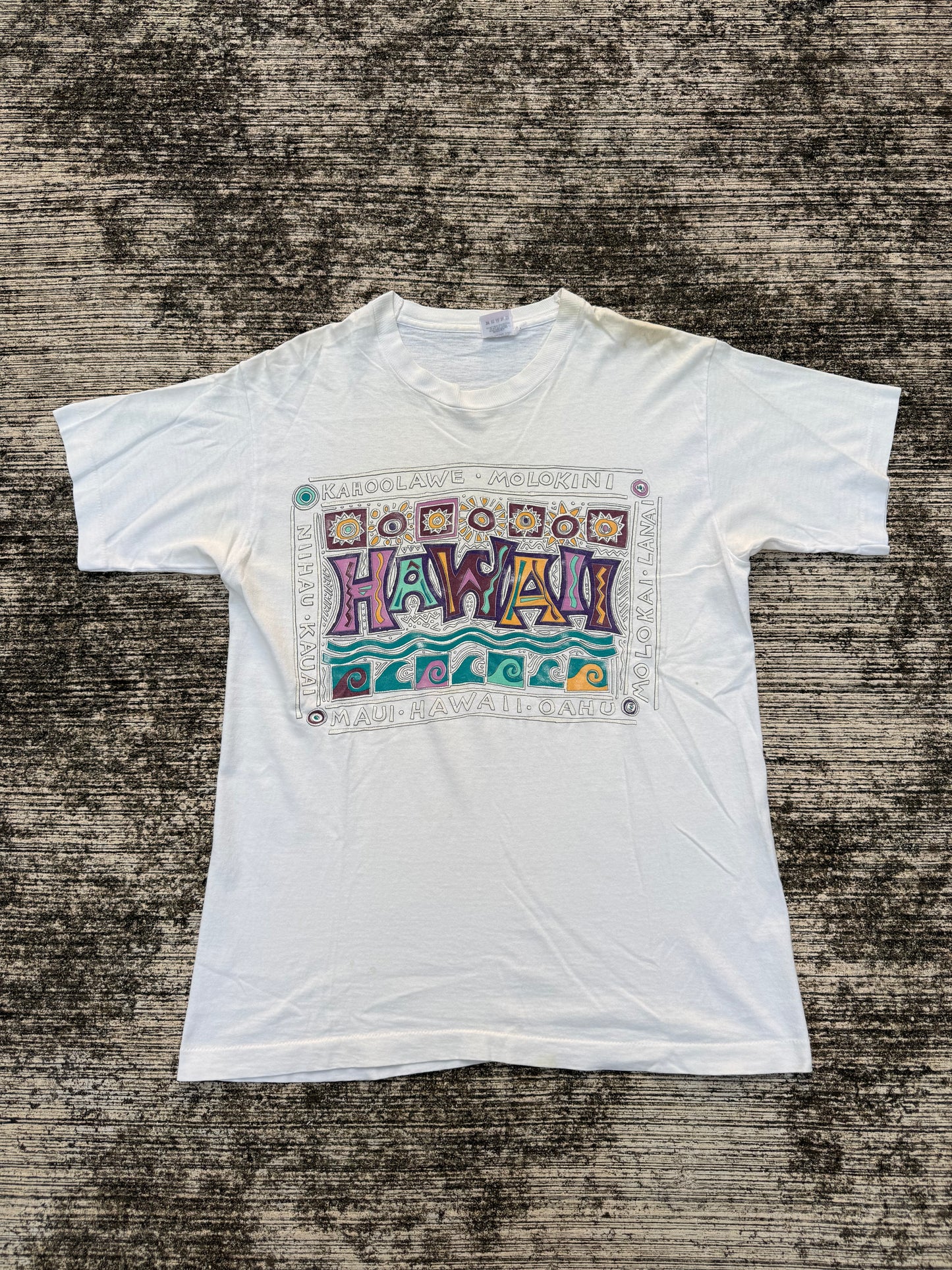Vintage 1990s Hawaii Tribal Graphic Tee