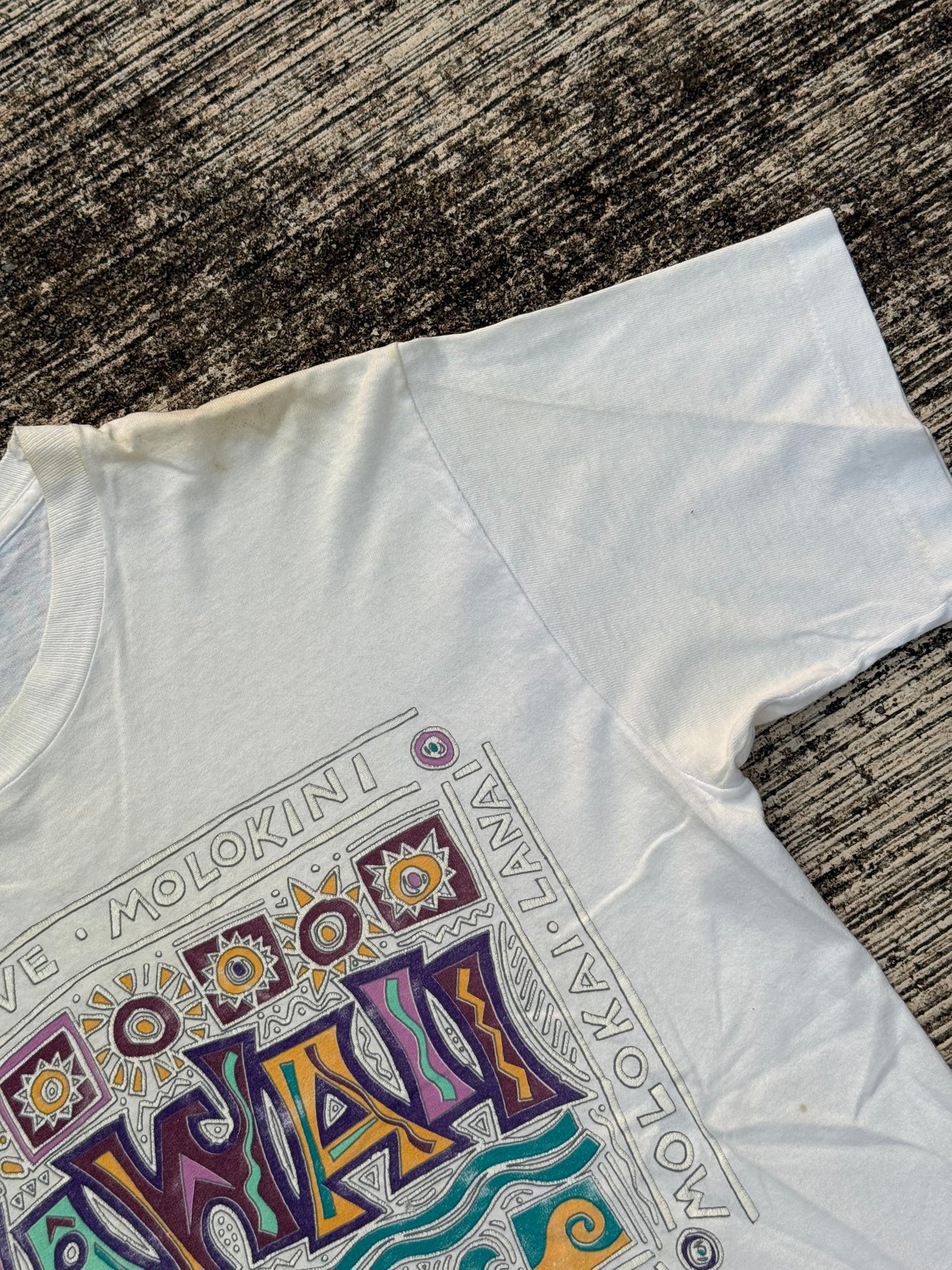 Vintage 1990s Hawaii Tribal Graphic Tee