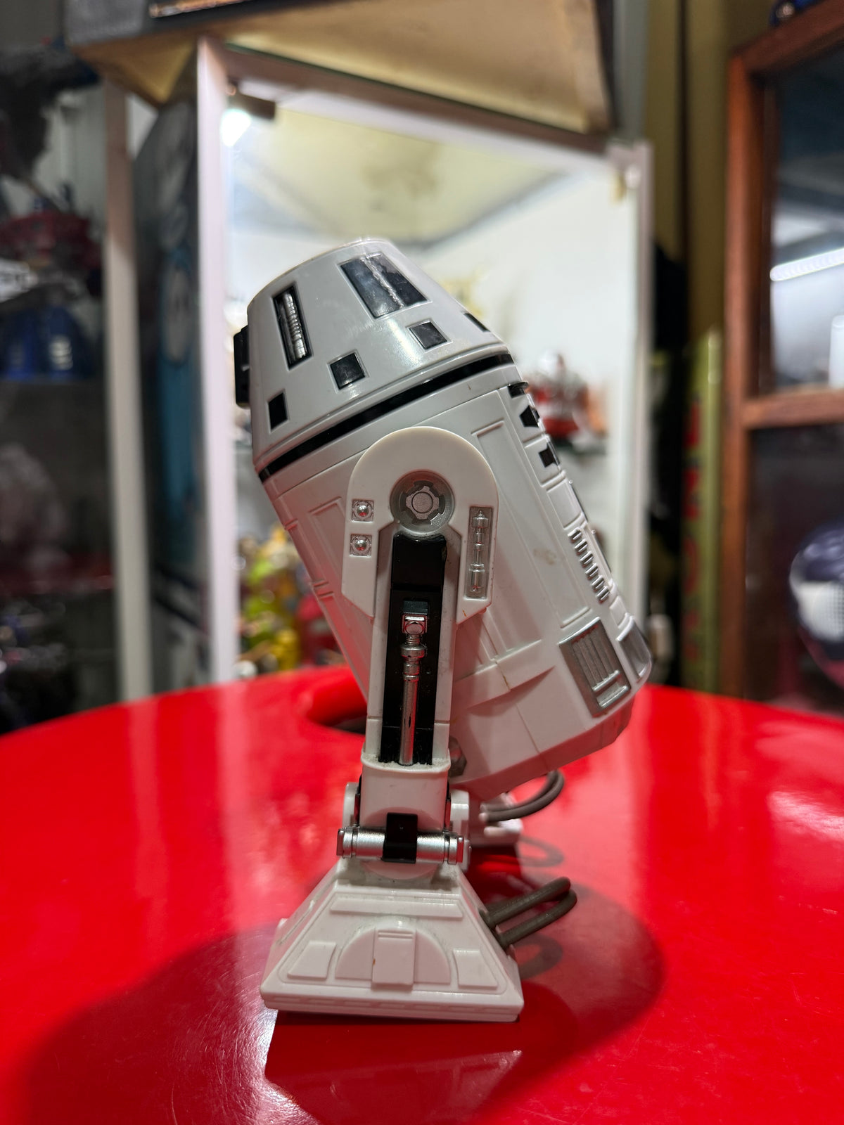 Hasbro Star Wars R2-D2 Droid Figure