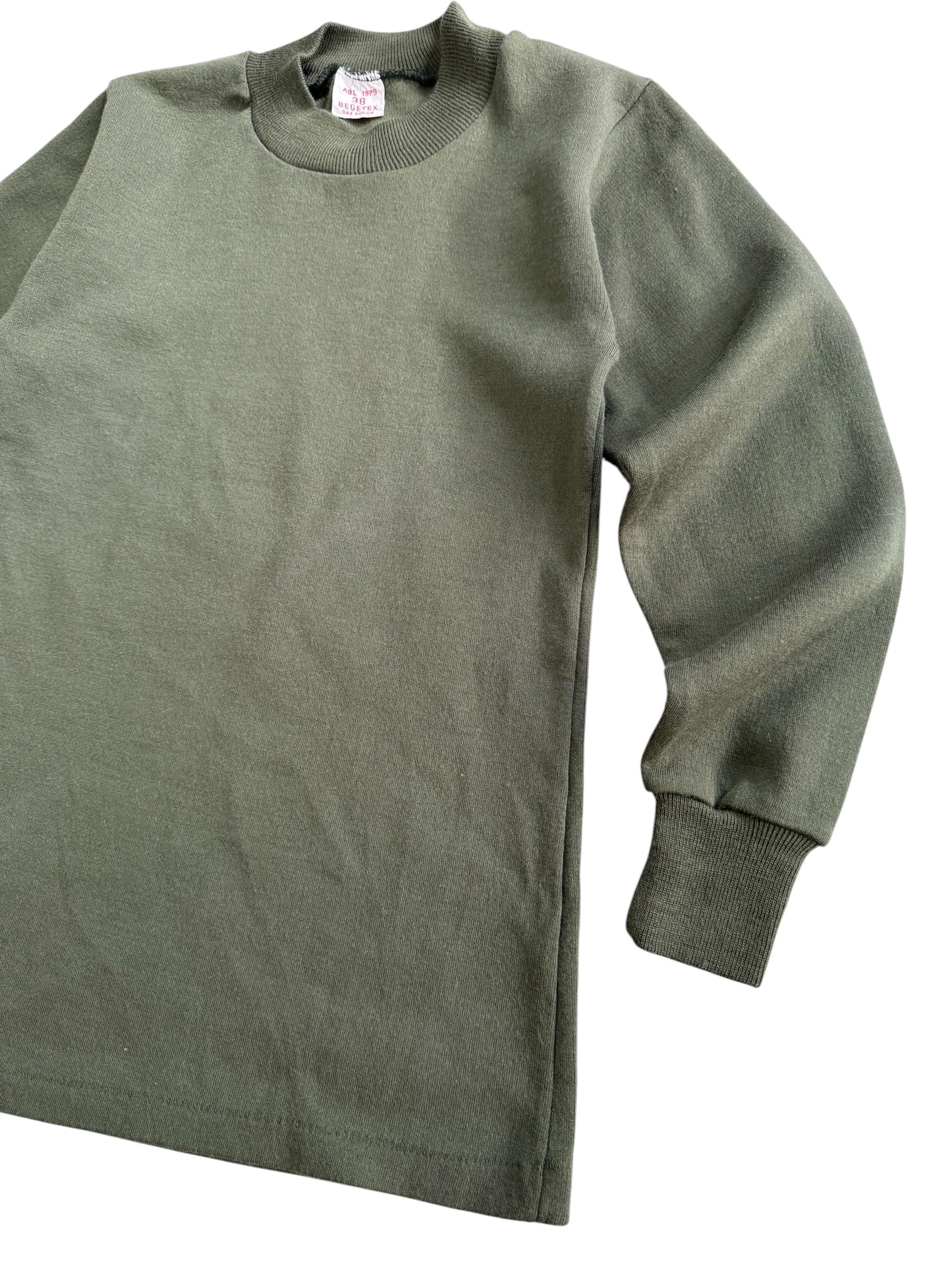 Vintage 1979 Belgian Military Olive Green Thermal Crewneck Shirt BEGETEX