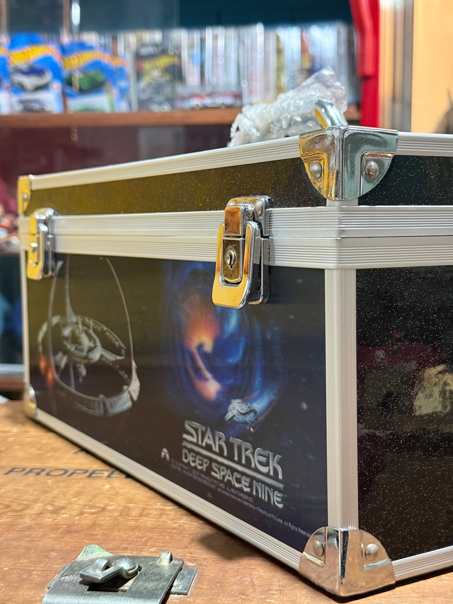 Vintage Star Trek Deep Space Nine 2003 Paramount Pictures Box