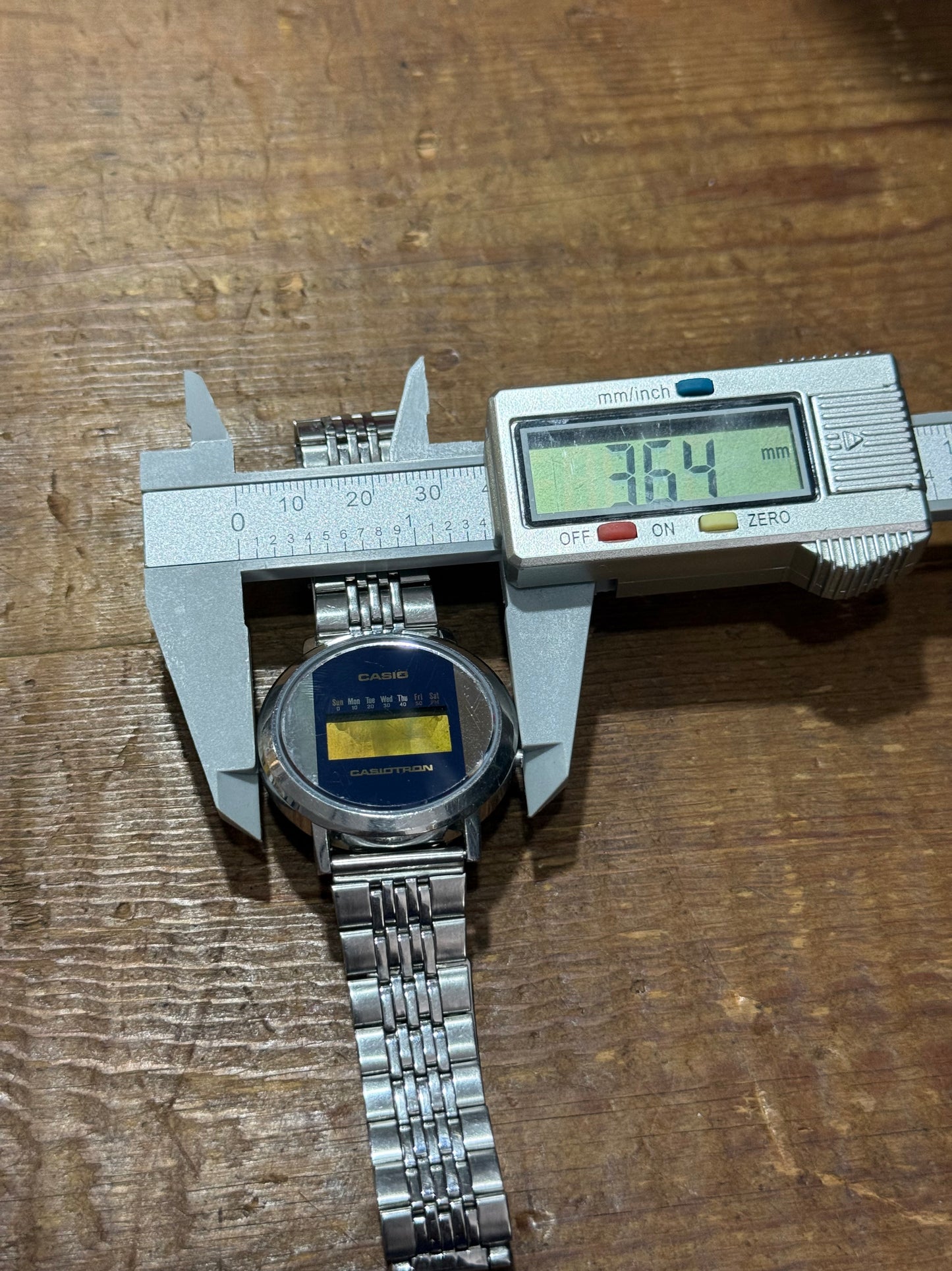 Vintage Casio R-12 Casiotron Japan Watch Junk Not Working For Parts