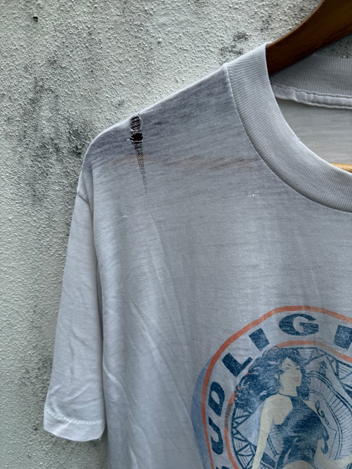Vintage Bud Light Beer Lady Luck Budweiser Distressed Paperthin Tshirt
