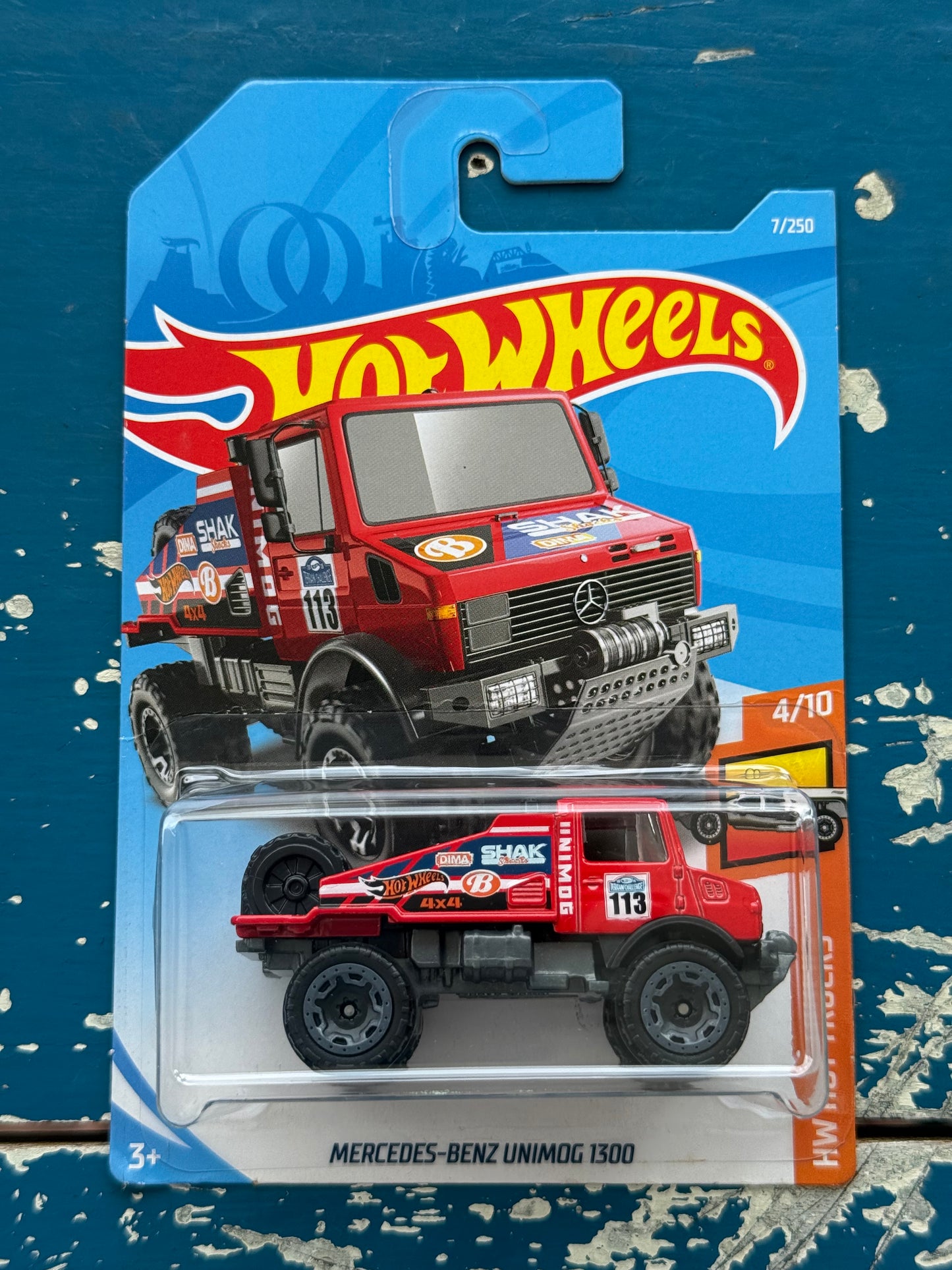 Hot Wheels Mercedes-Benz Unimog 1300