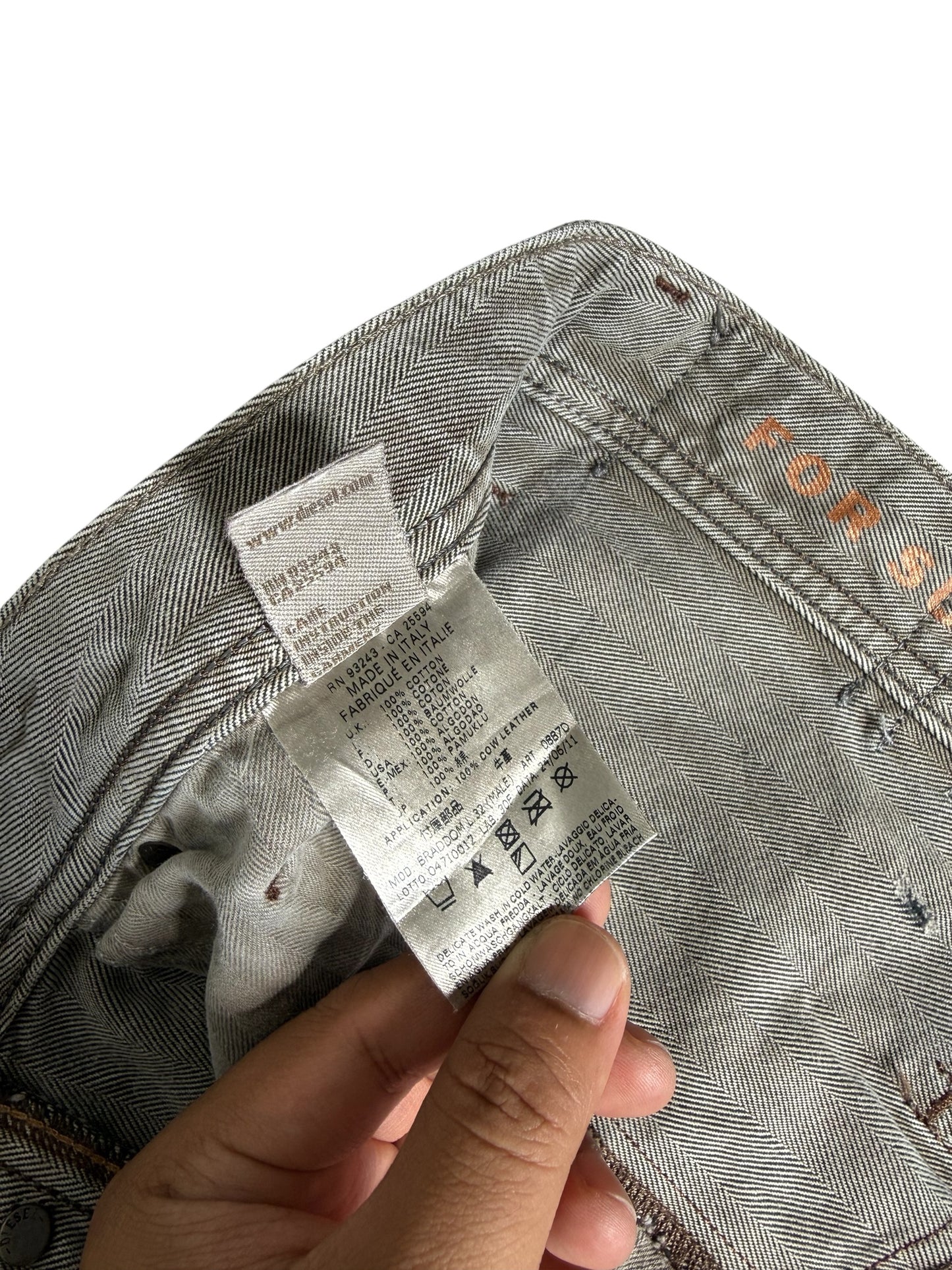 Diesel Braddom Regular Slim Carrot Grey Herringbone Distressed Jeans