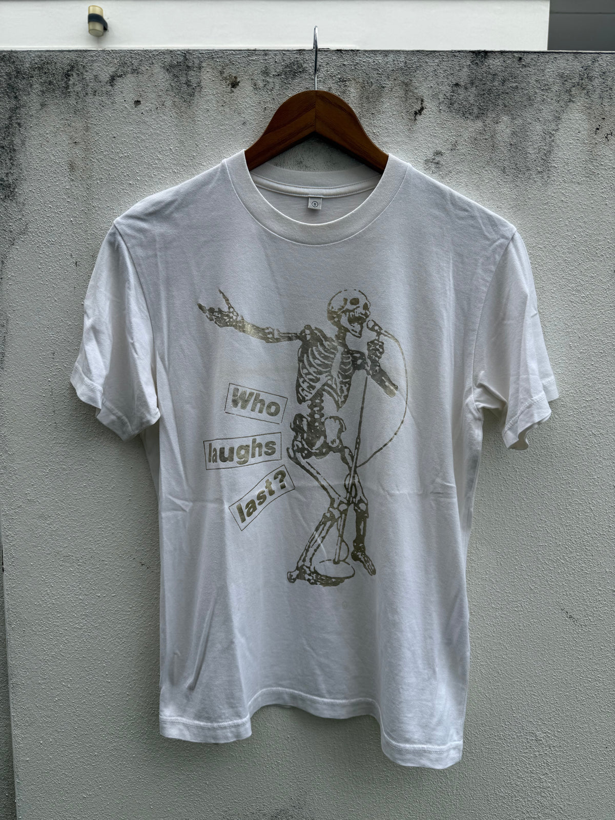 Uniqlo Barbara Kruger Who Laughs Last? Art Tshirt