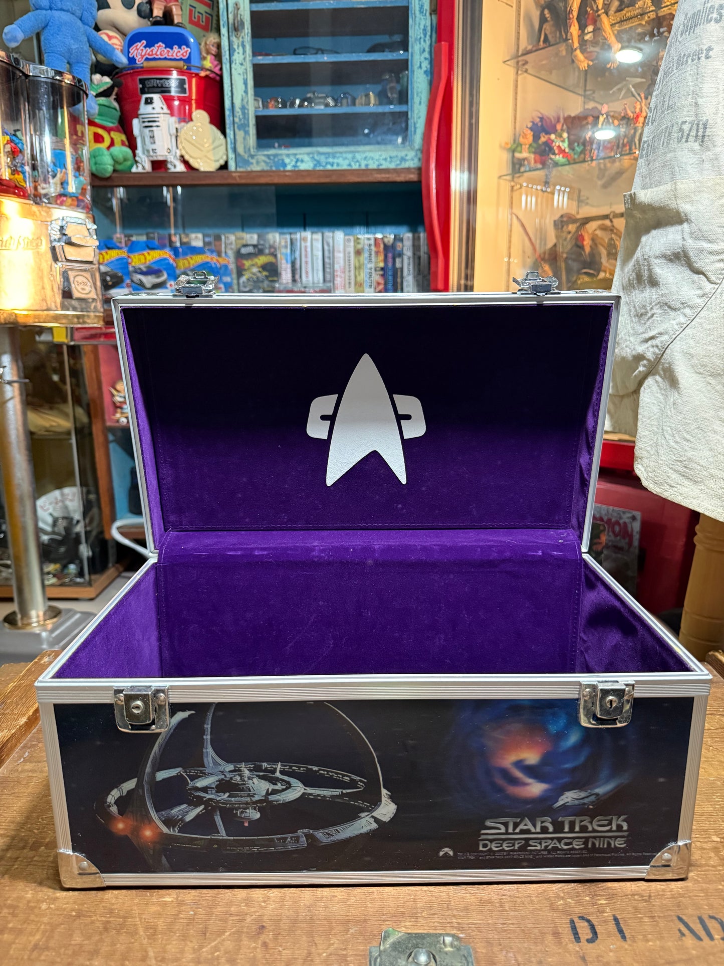 Vintage Star Trek Deep Space Nine 2003 Paramount Pictures Box