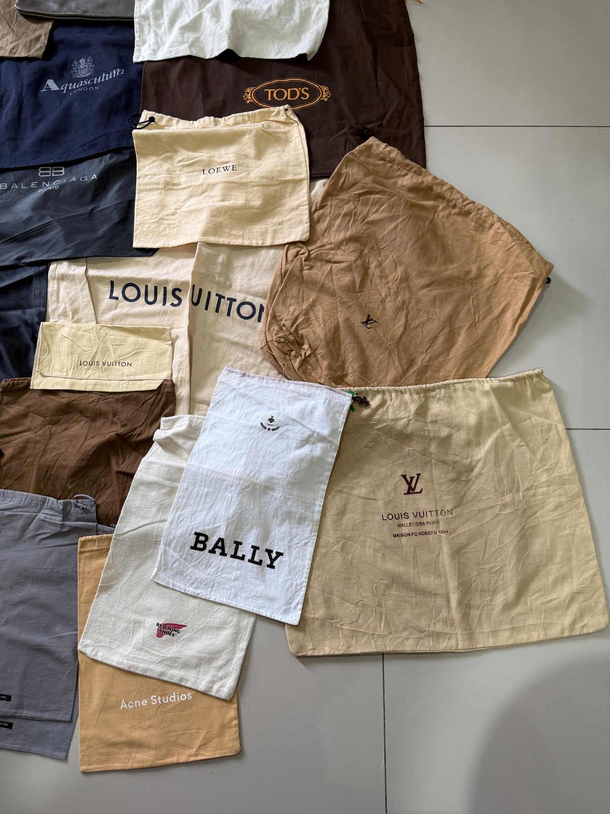 Lot 30 Pieces Branded Dust Bag Gucci LV Balenciaga Bally