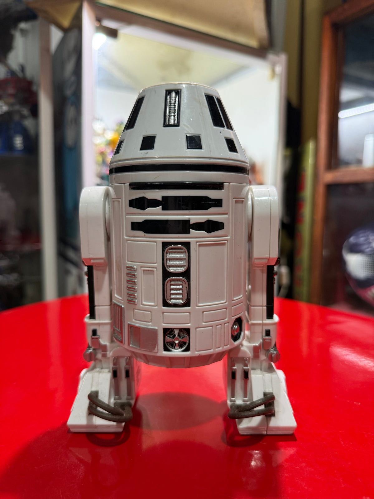 Hasbro Star Wars R2-D2 Droid Figure
