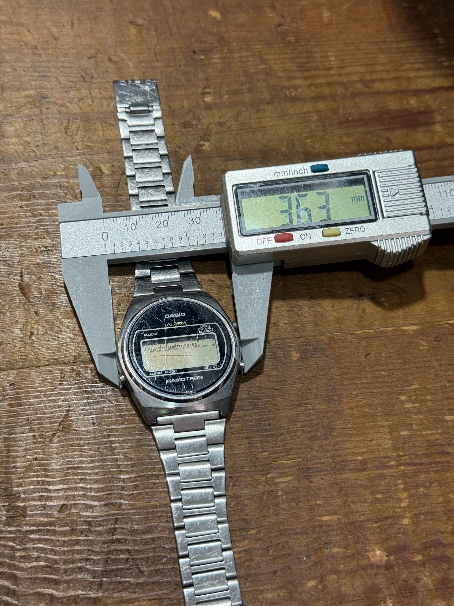 Vintage Casio 25CR-16 Casiotron Japan Watch Junk Not Working For Parts