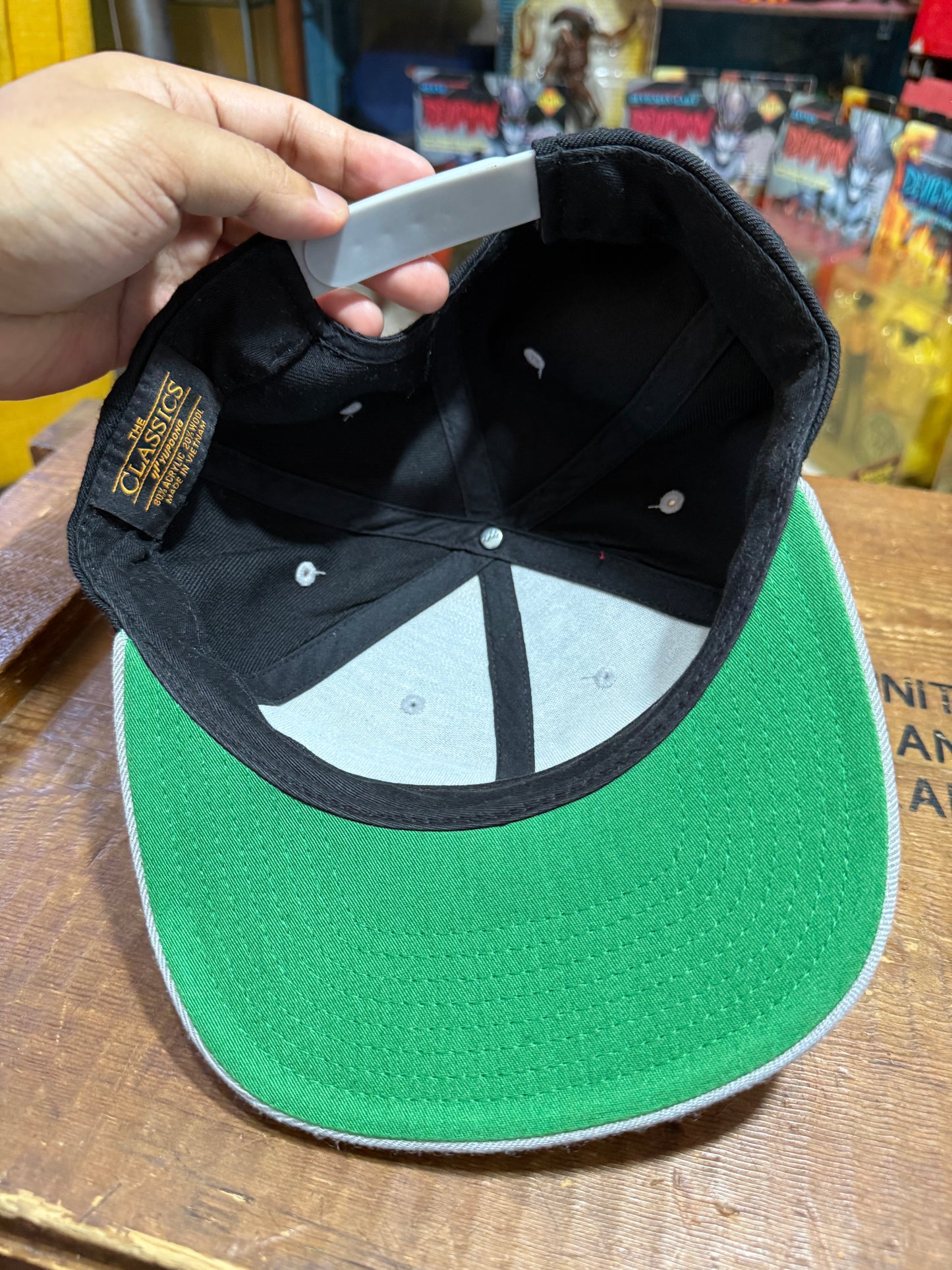 4 Non Blondes Band Cap