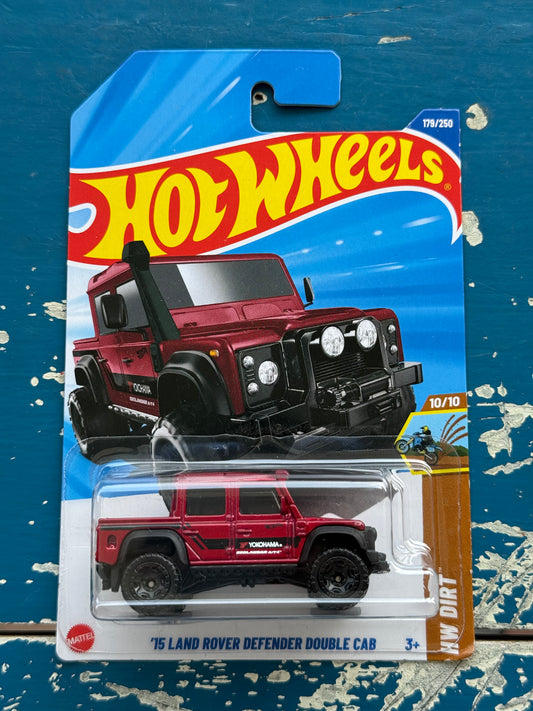 Hot Wheels ‘15 Land Rover Defender Double Cab