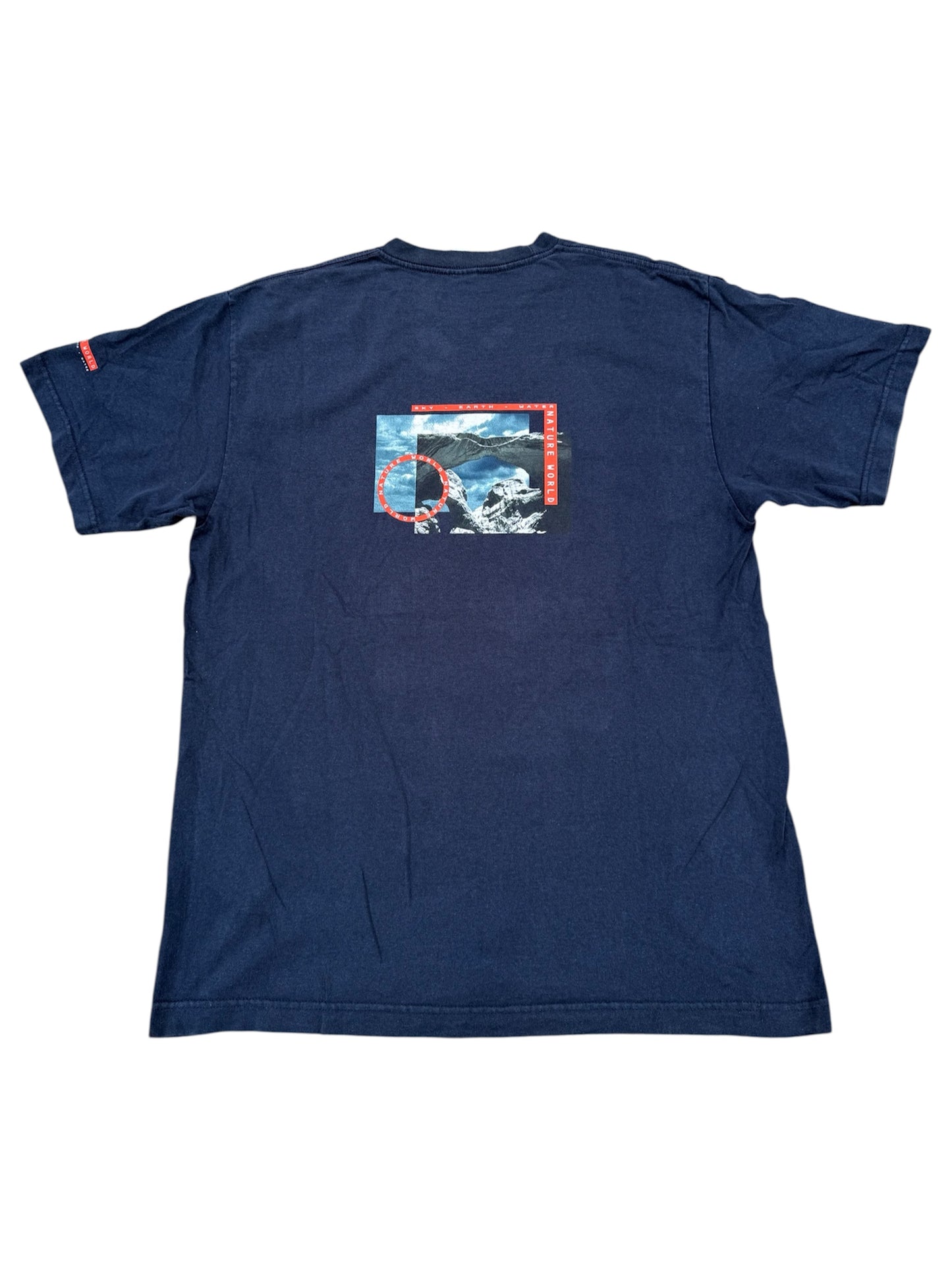 Vintage Nature World Outdoor Wear Tshirt