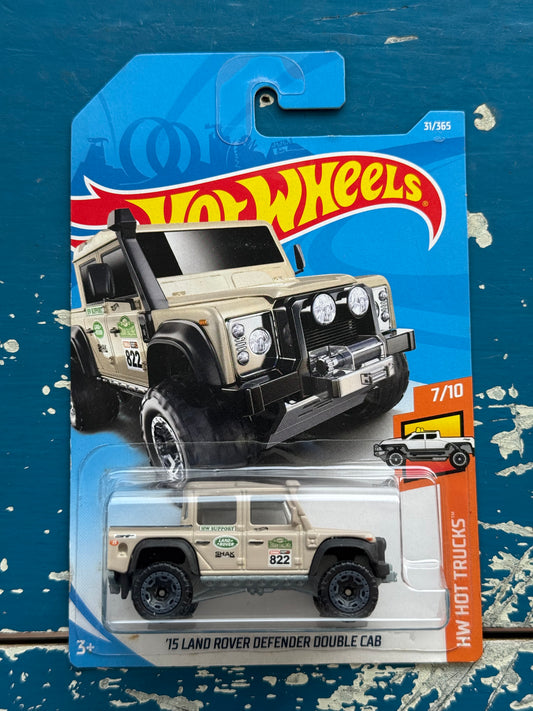 Hot Wheels ‘15 Land Rover Defender Double Cab