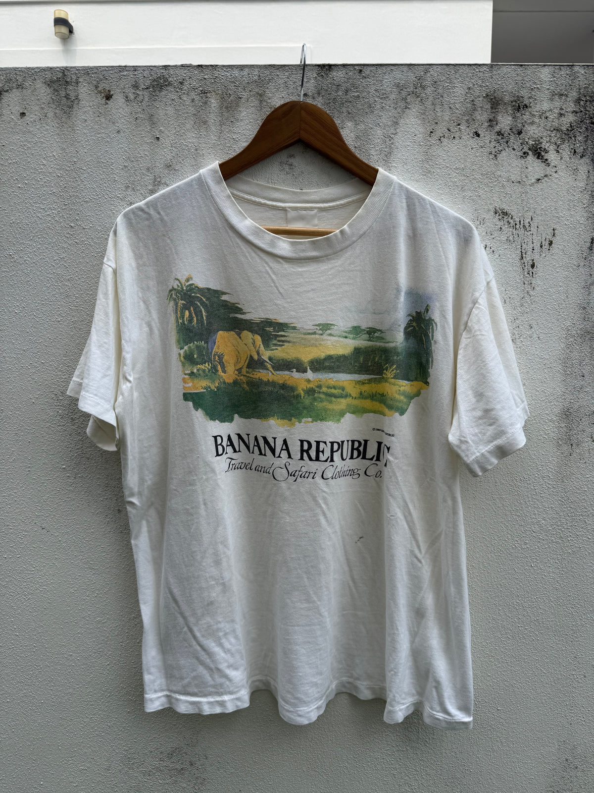 Vintage 1989 Banana Republic Travel & Safari Tshirt
