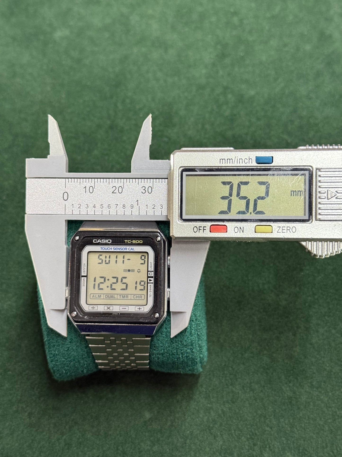Vintage Casio TC-500 Touch Sensor Cal Japan DU Digital Calculator Watch 1980s