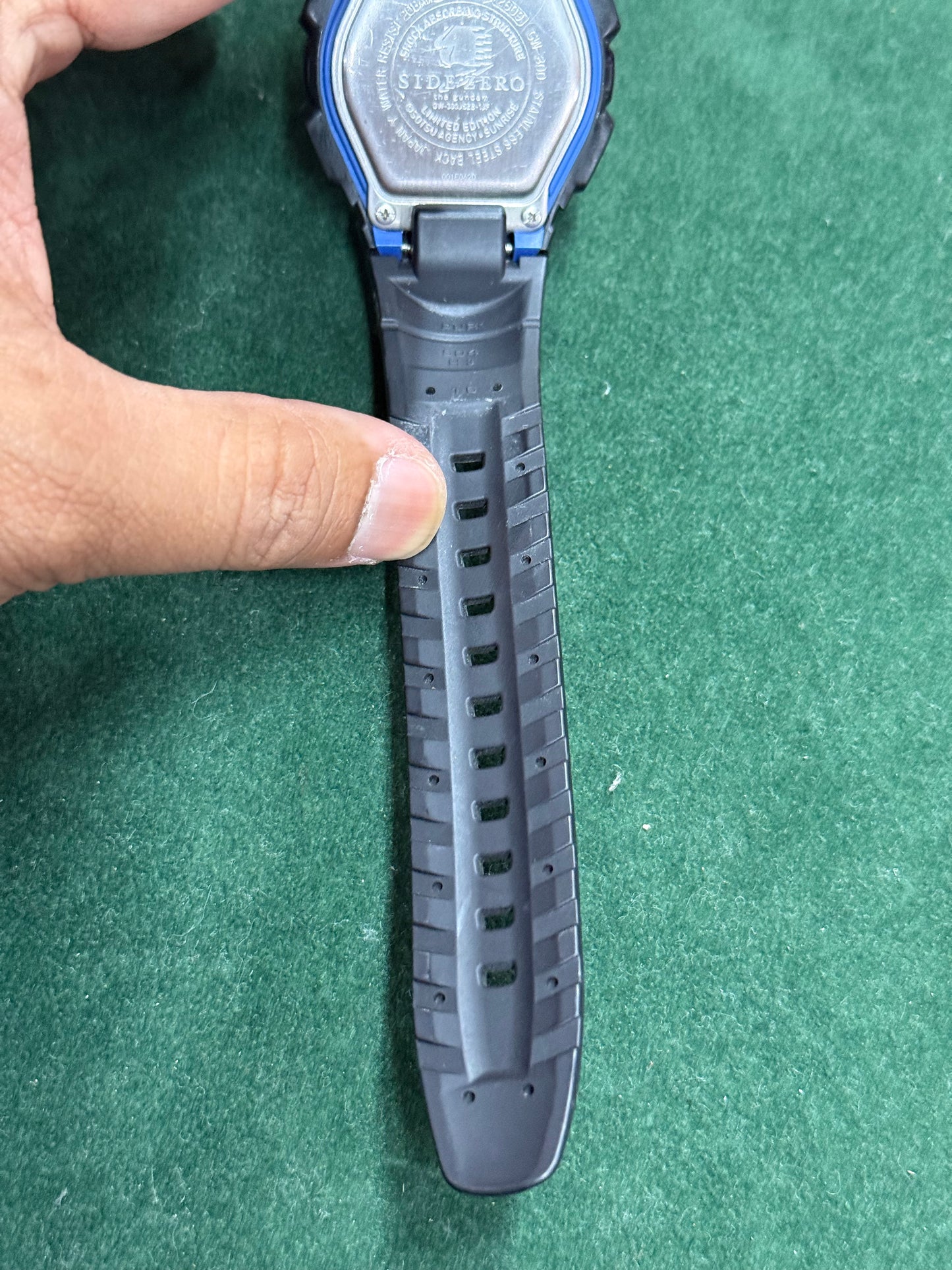 Rare Vintage G Shock Side ZeroThe Gundam Limited Edition GW-300 Digital Watch