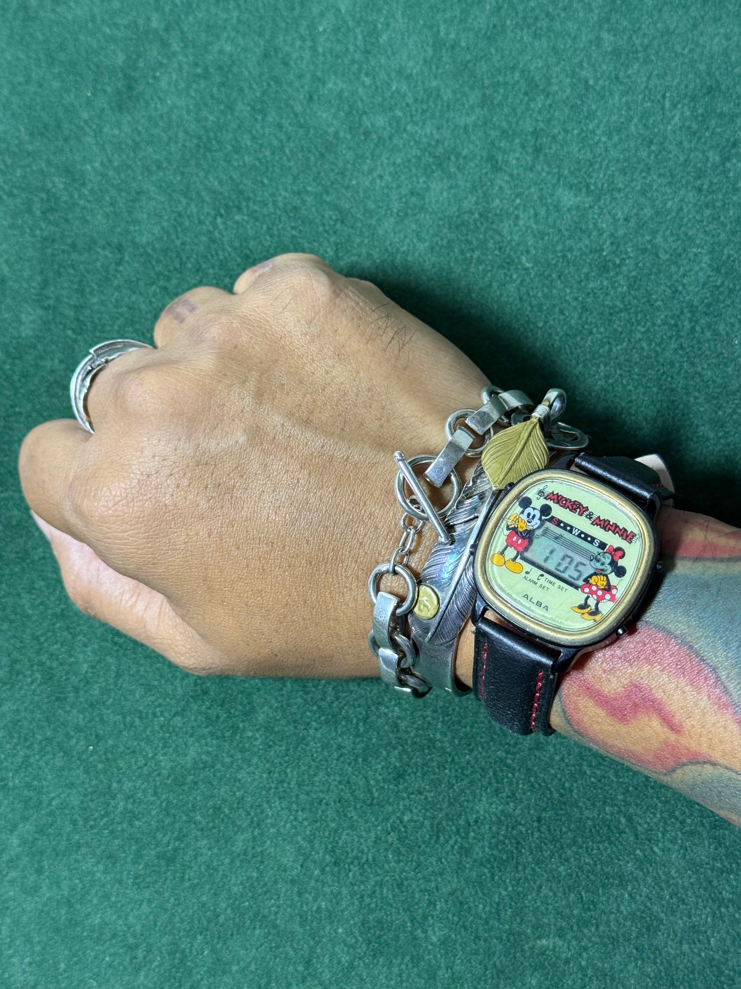 Vintage 1980s ALBA Alarm Melody Mickey & Minnie Digital Watch – Y758-5000 Japan