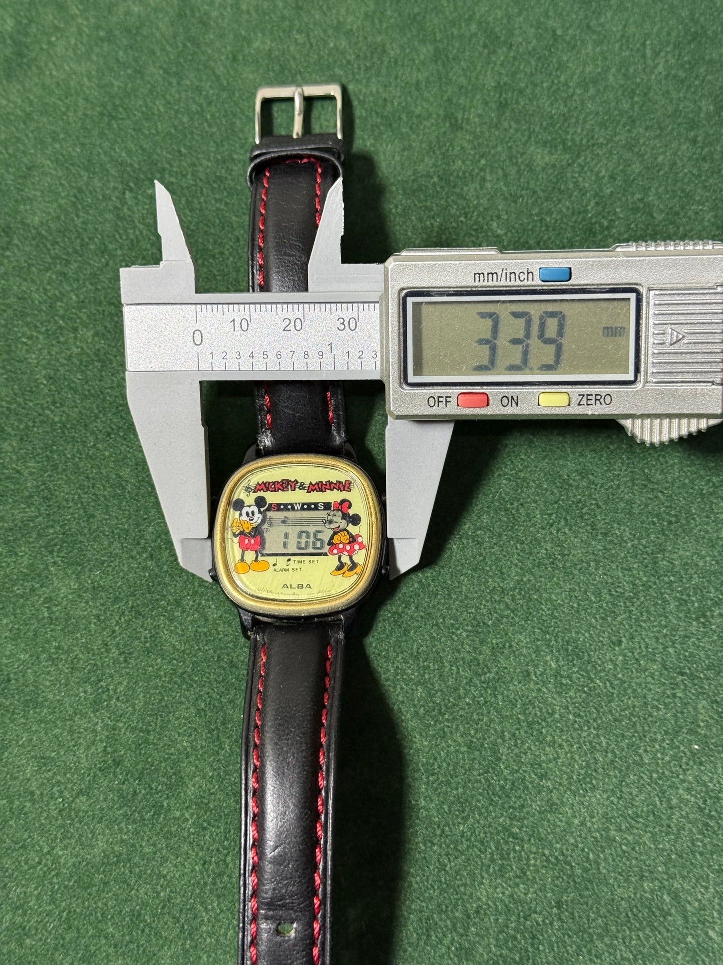 Vintage 1980s ALBA Alarm Melody Mickey & Minnie Digital Watch – Y758-5000 Japan