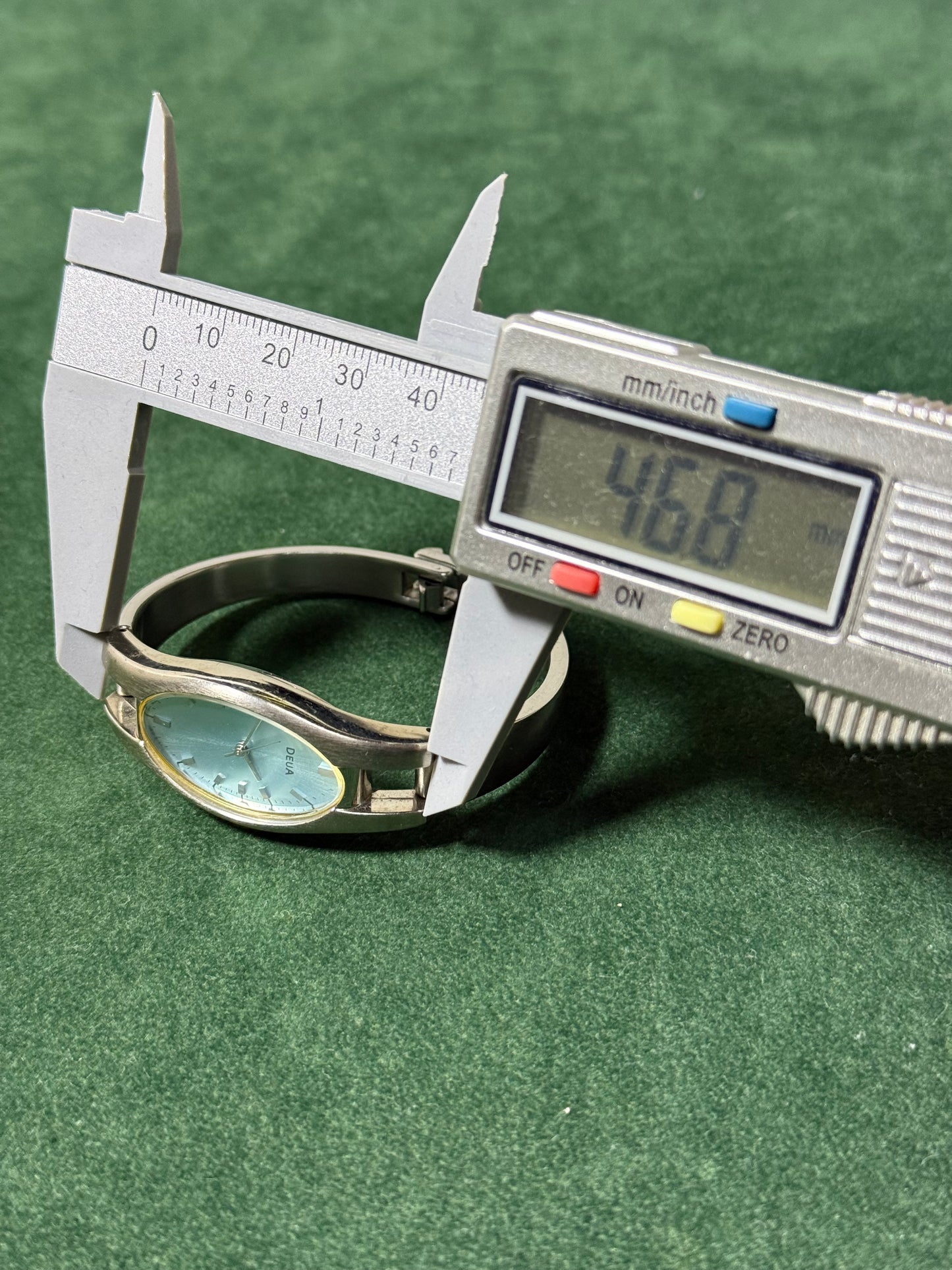 Vintage ALBA Ladies Bangle Watch – Y151-5D70 Japan Oval Case