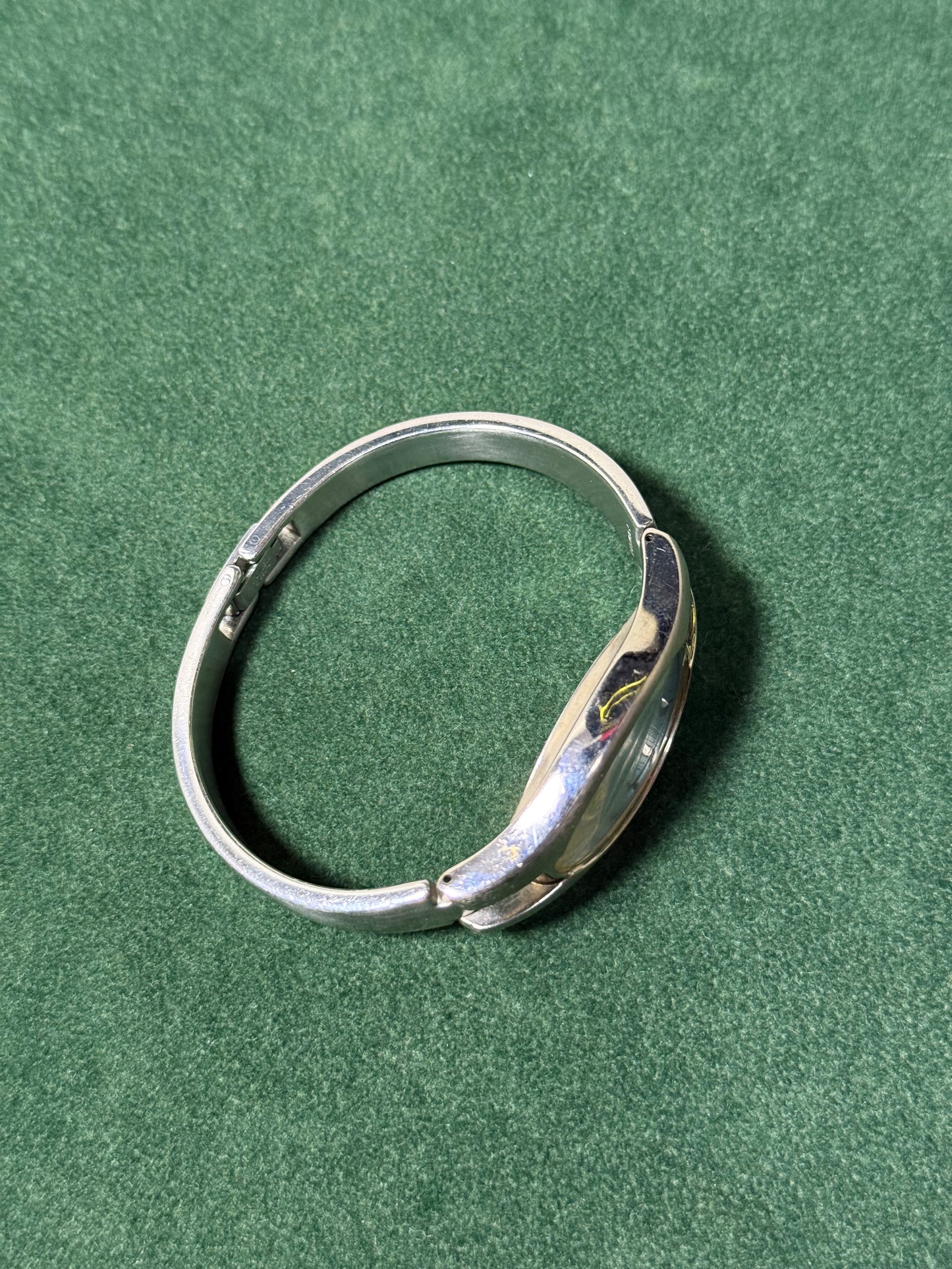 Vintage ALBA Ladies Bangle Watch – Y151-5D70 Japan Oval Case