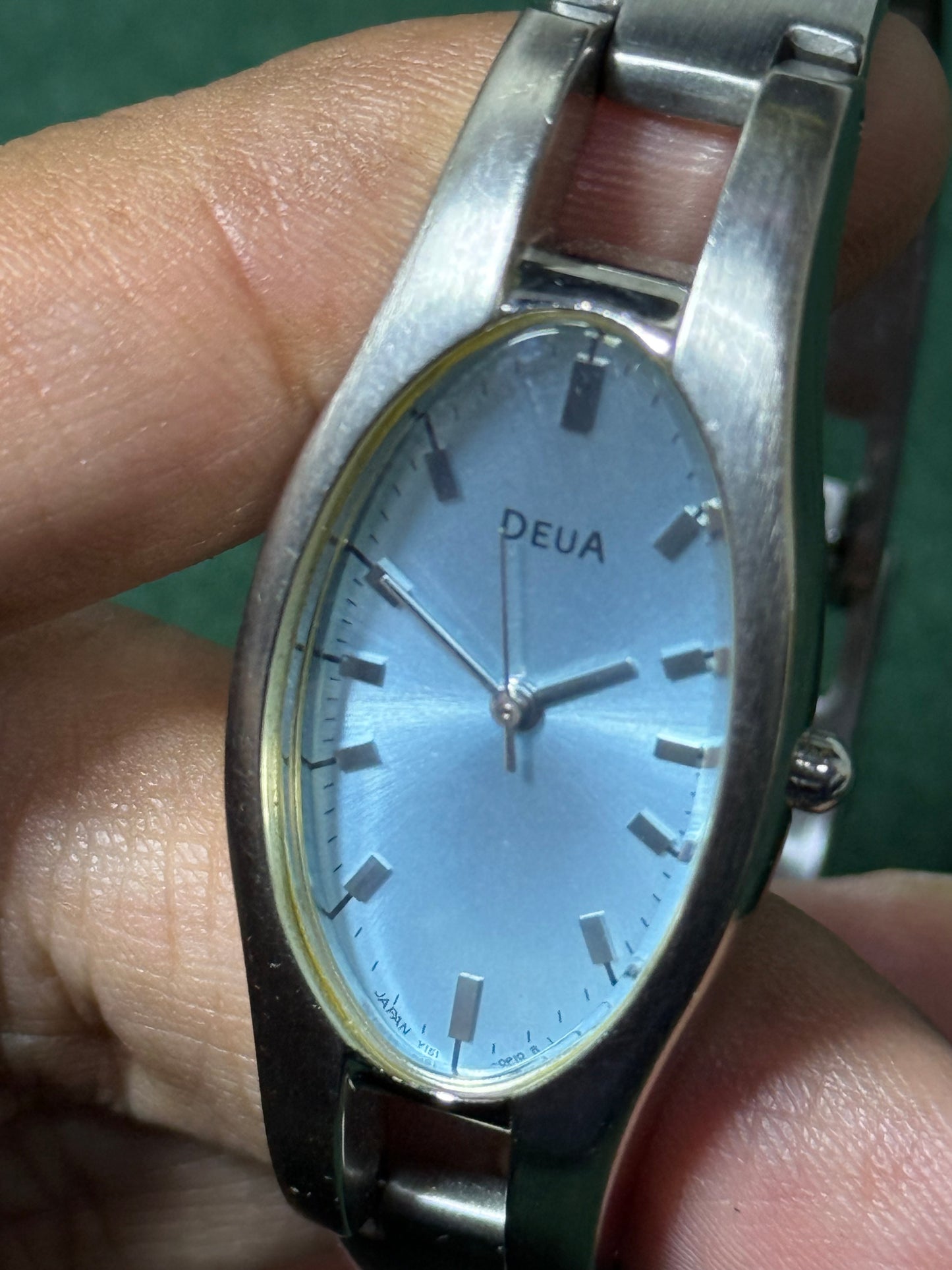 Vintage ALBA Ladies Bangle Watch – Y151-5D70 Japan Oval Case