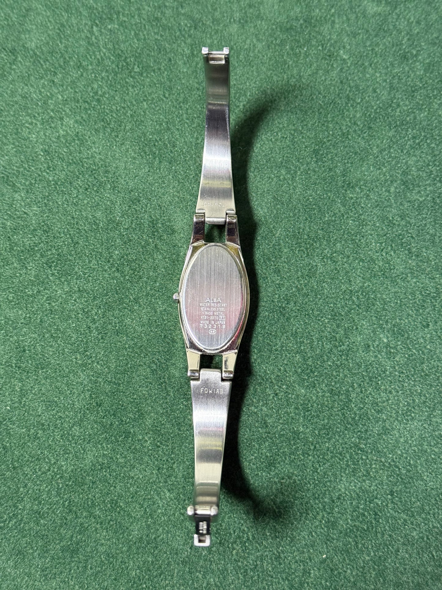 Vintage ALBA Ladies Bangle Watch – Y151-5D70 Japan Oval Case