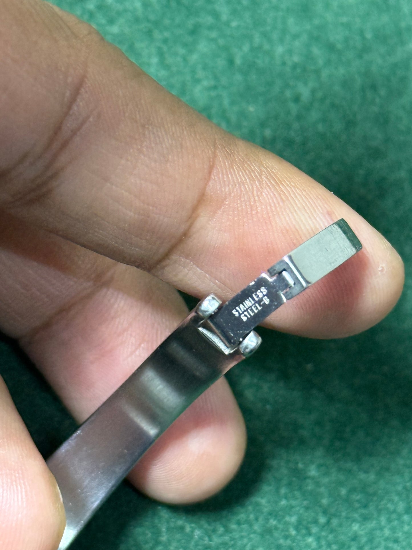 Vintage ALBA Ladies Bangle Watch – Y151-5D70 Japan Oval Case