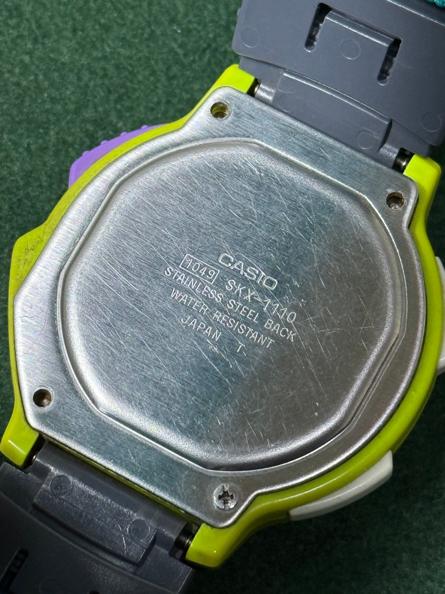 Vintage Casio SKX-1110 Retro Yellow/Purple