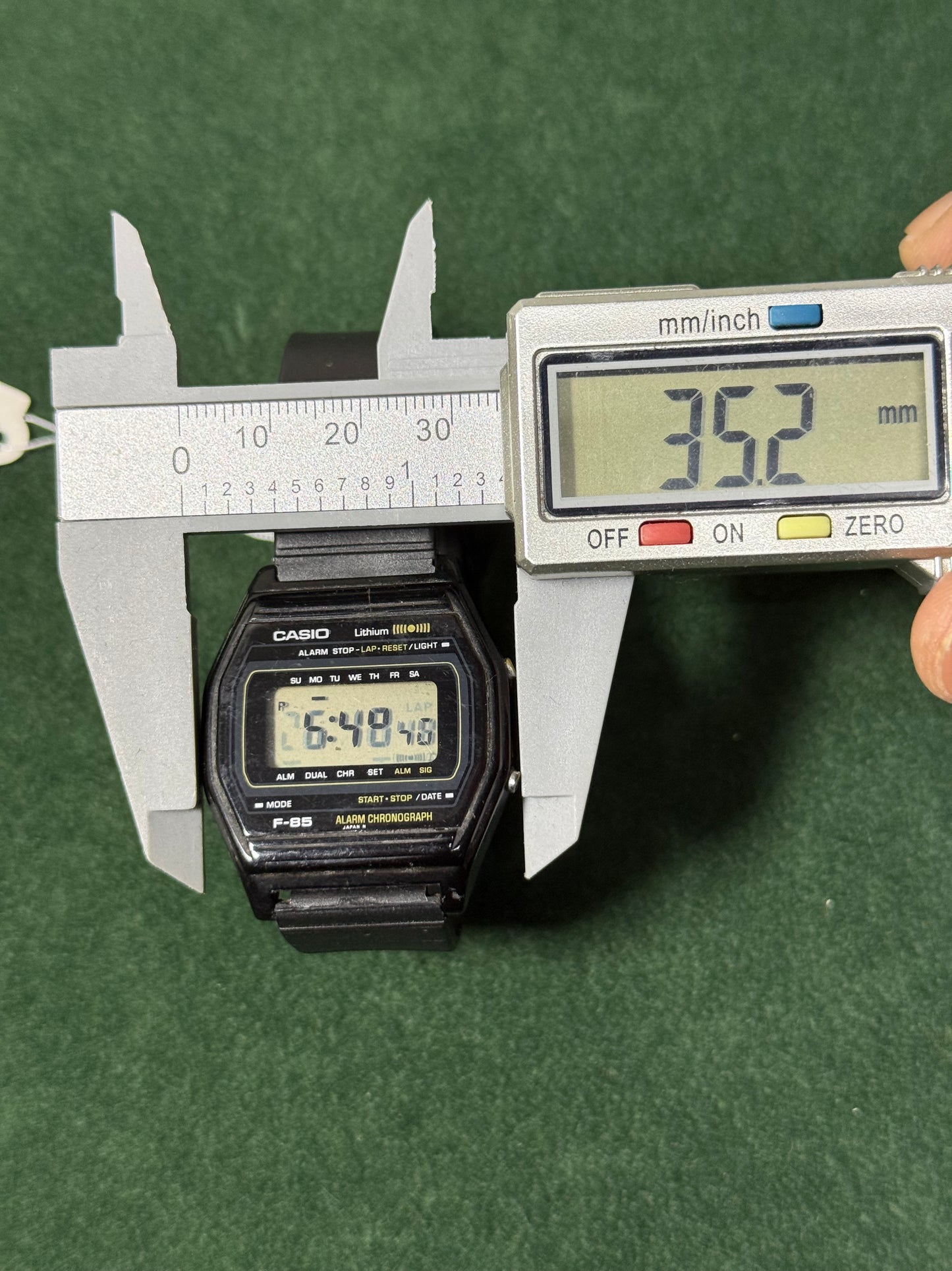 Vintage 1980s Casio F-85 Digital Watch