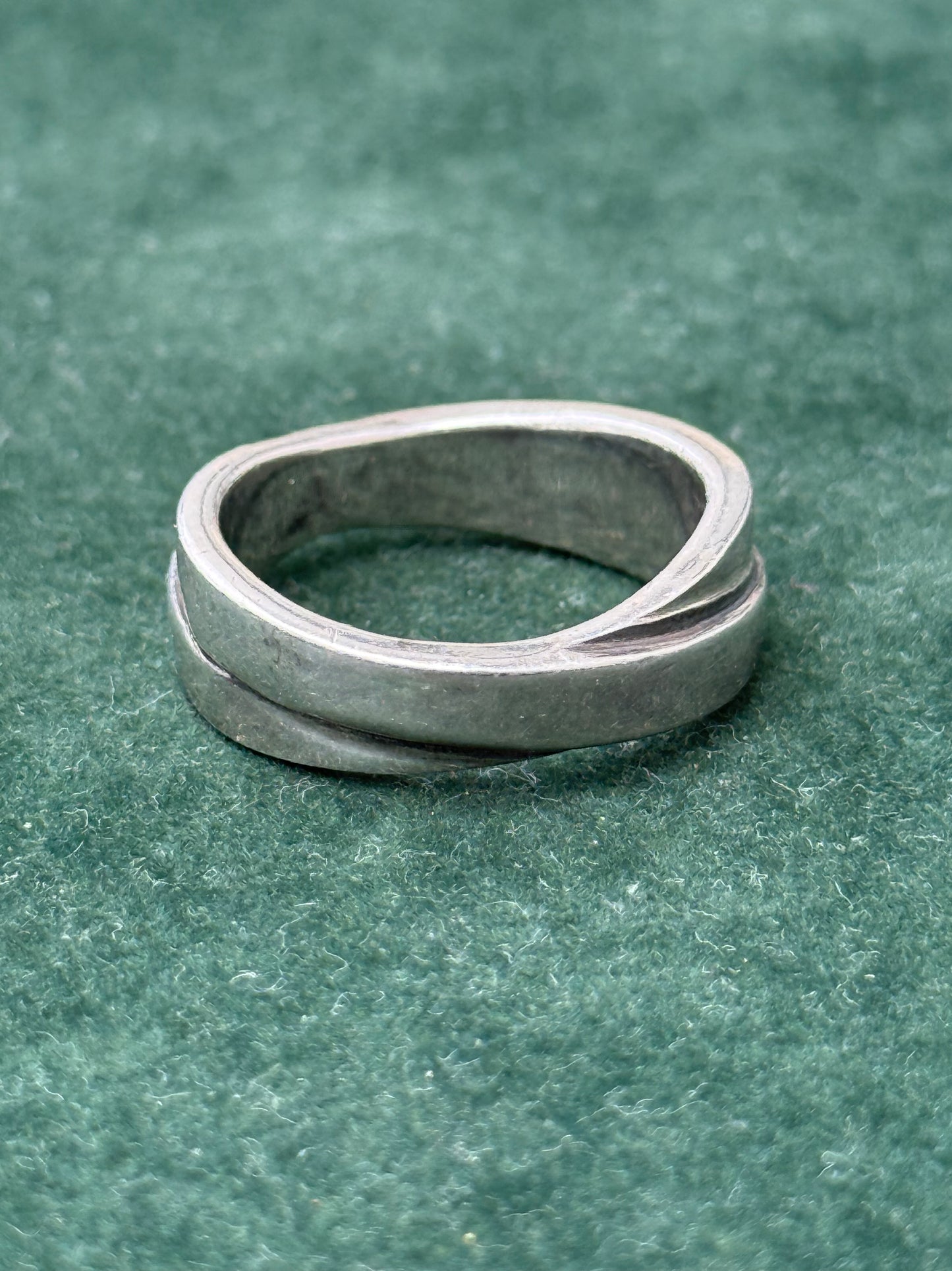 Vintage Sterling Silver Crossover Band Ring