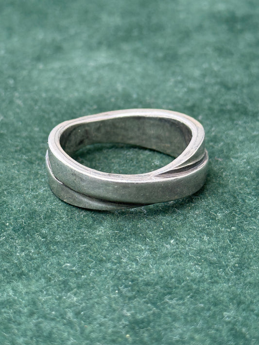 Vintage Sterling Silver Crossover Band Ring