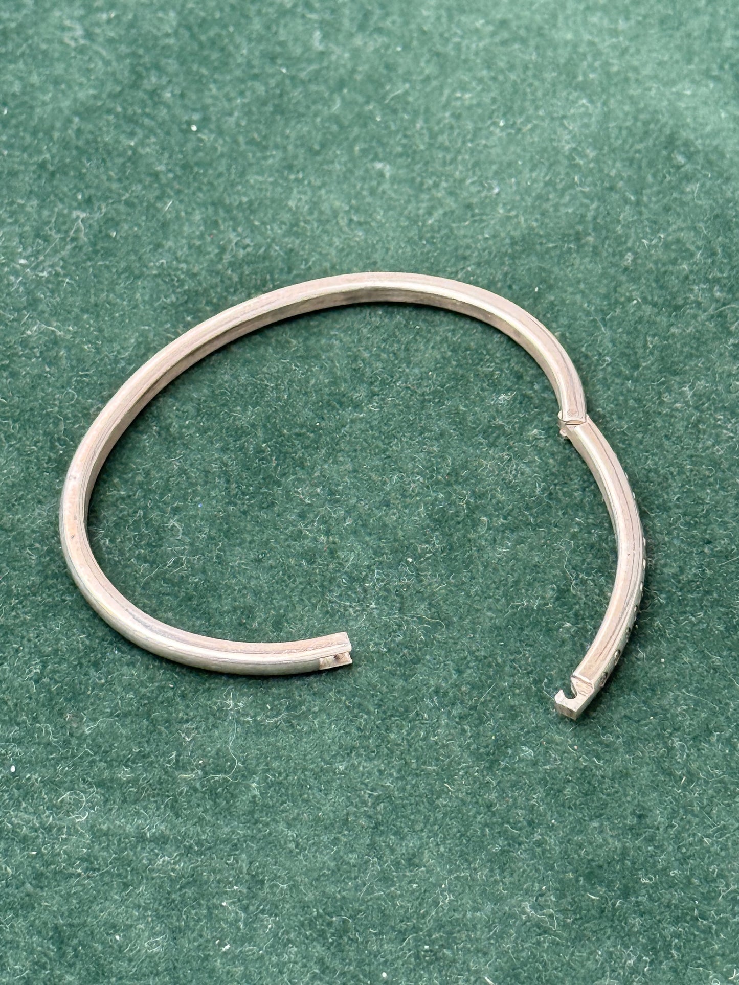 Vintage 925 Sterling Silver Bangle Bracelet Dot Stud Detailing