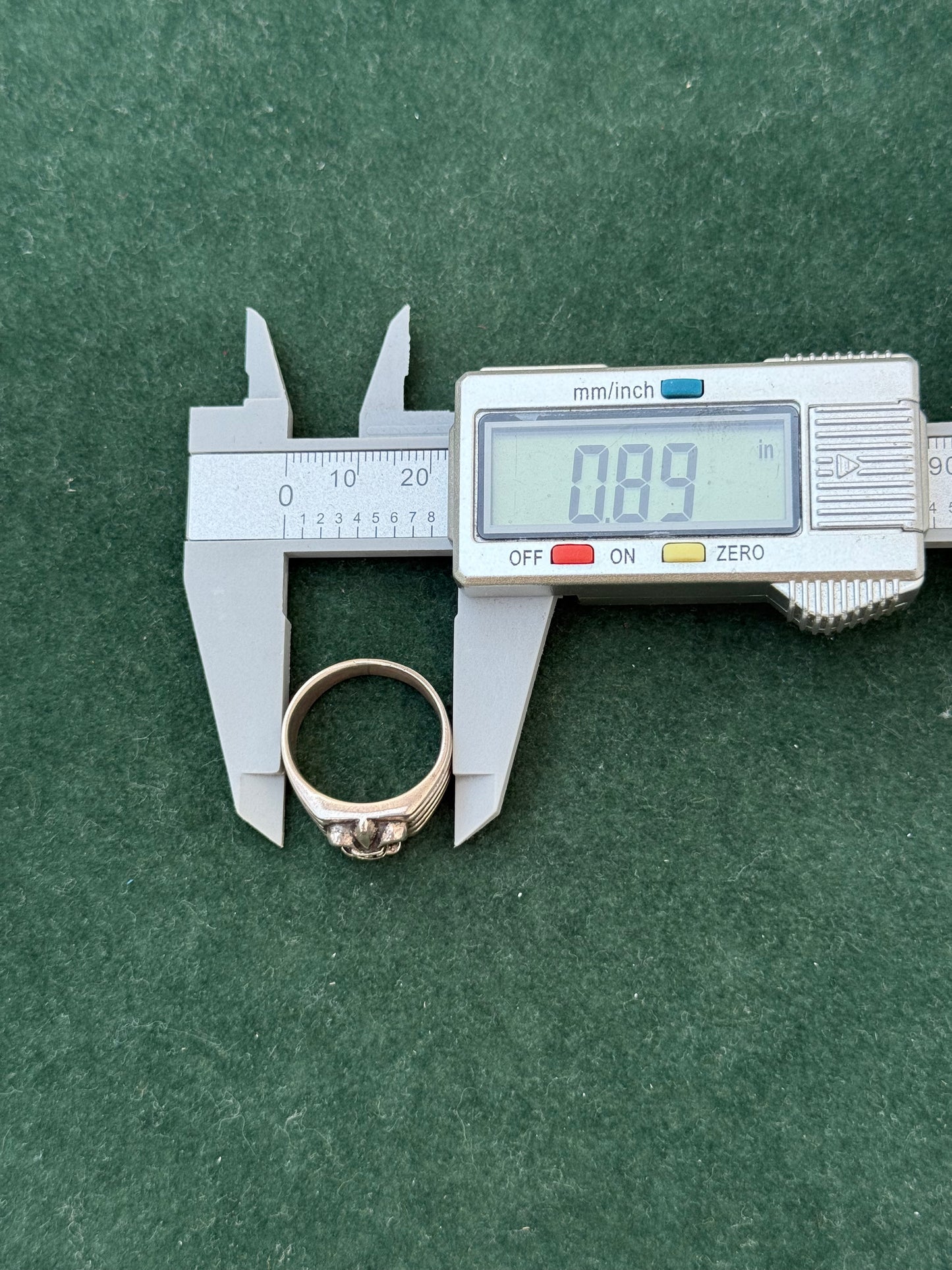 Vintage Sterling Silver Fleur-de-Lis Ring – Gothic Heraldic Design