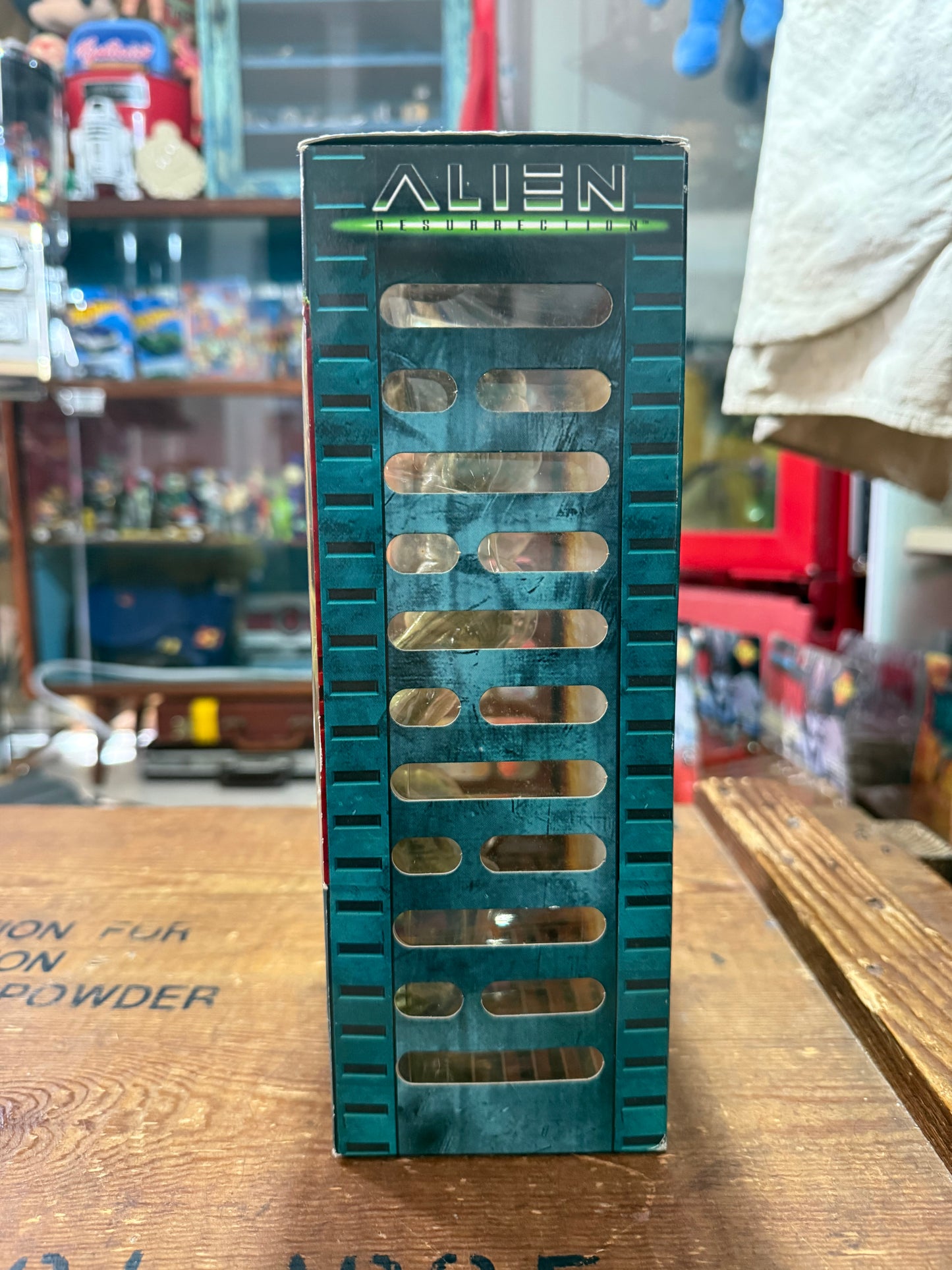 Alien Resurrection Newborn Alien Figure Hasbro Signature Series Kenner 1997 Movie Edition