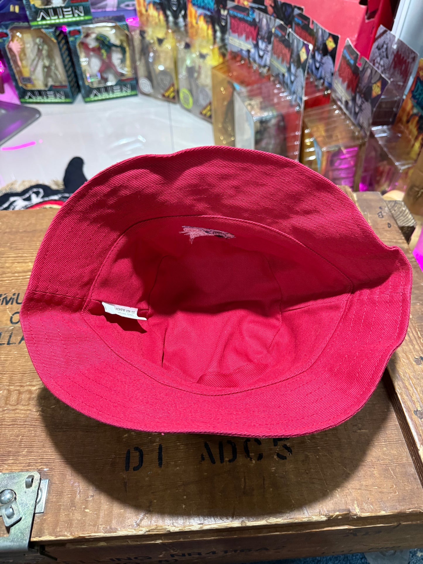 Vintage Cartoonist Gayour Bersama Selamanya Bucket Hat