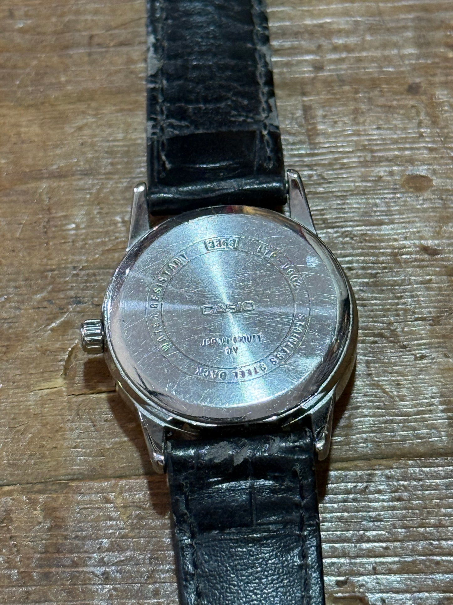 Casio Analog Watch Date Display
