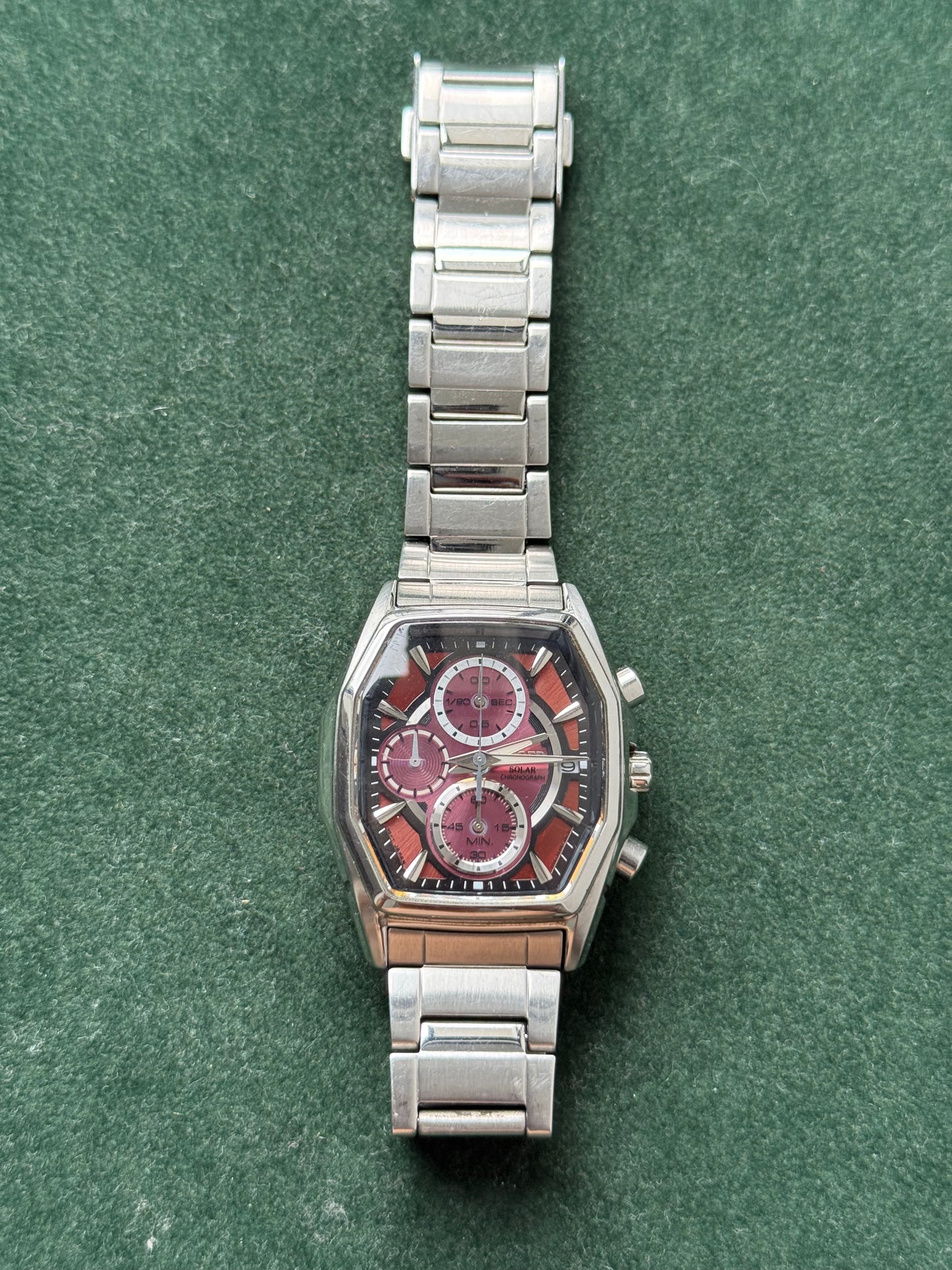 Seiko Wired Chronograph V176-0AJ0 Red Dial Stainless Steel Watch – Solar Quartz