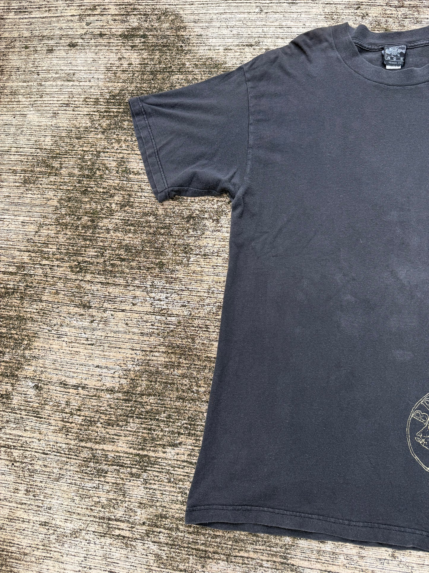 Vintage Bronze Age Surf Skate T-Shirt Black Fish Skeleton Logo Made in USA
