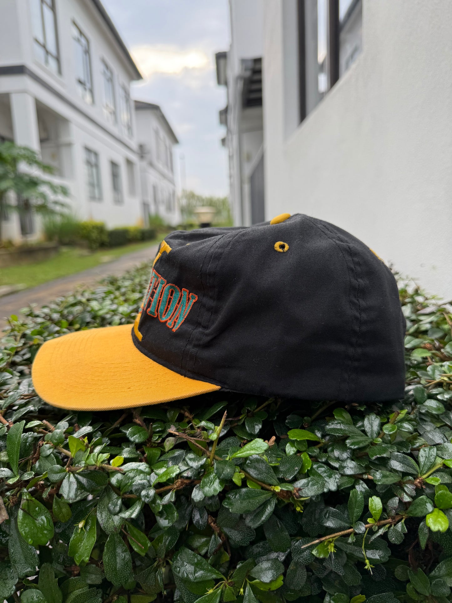 Vintage Generation X Snapback Cap Black Yellow Two-Tone 90s Style