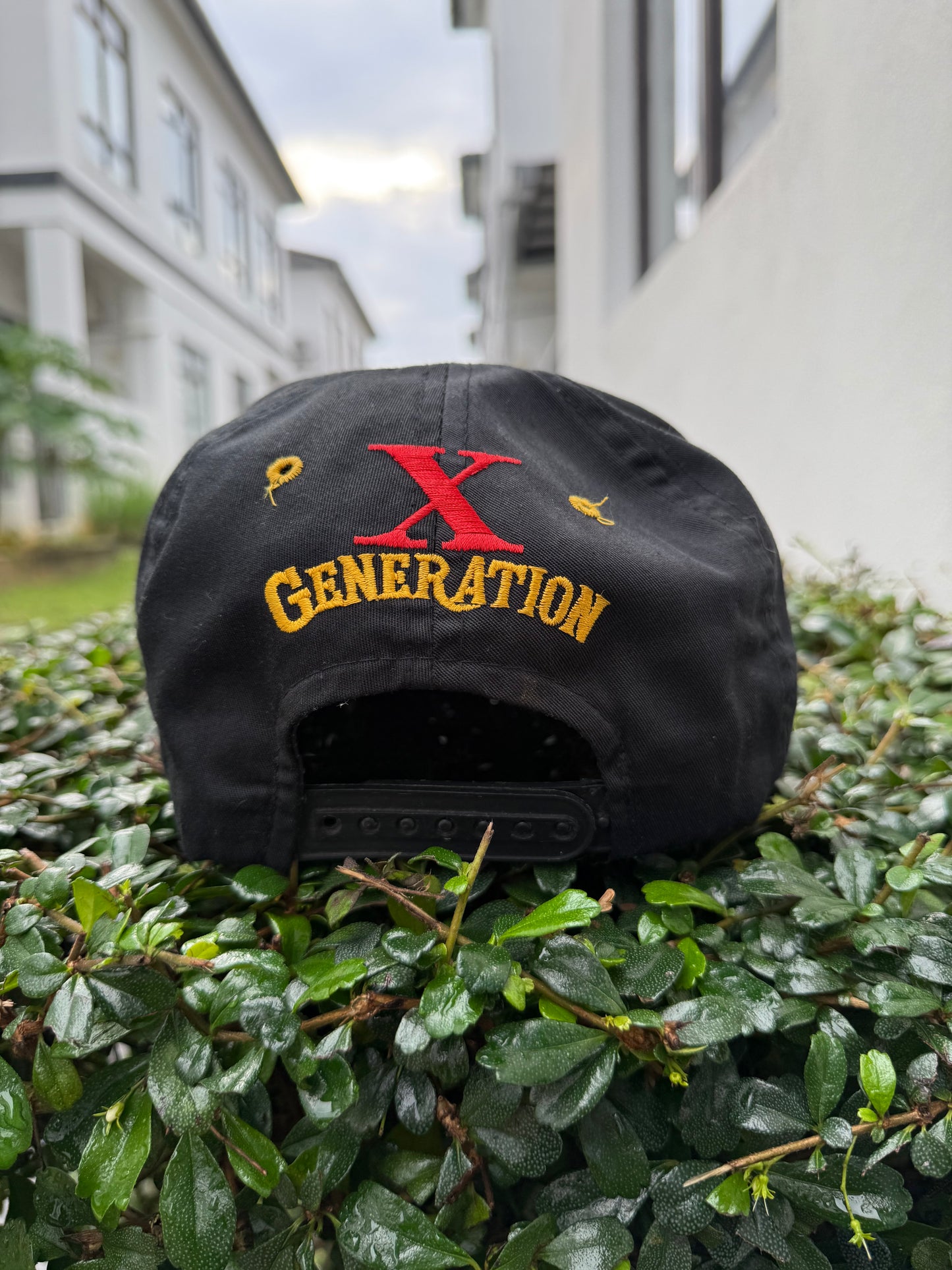 Vintage Generation X Snapback Cap Black Yellow Two-Tone 90s Style
