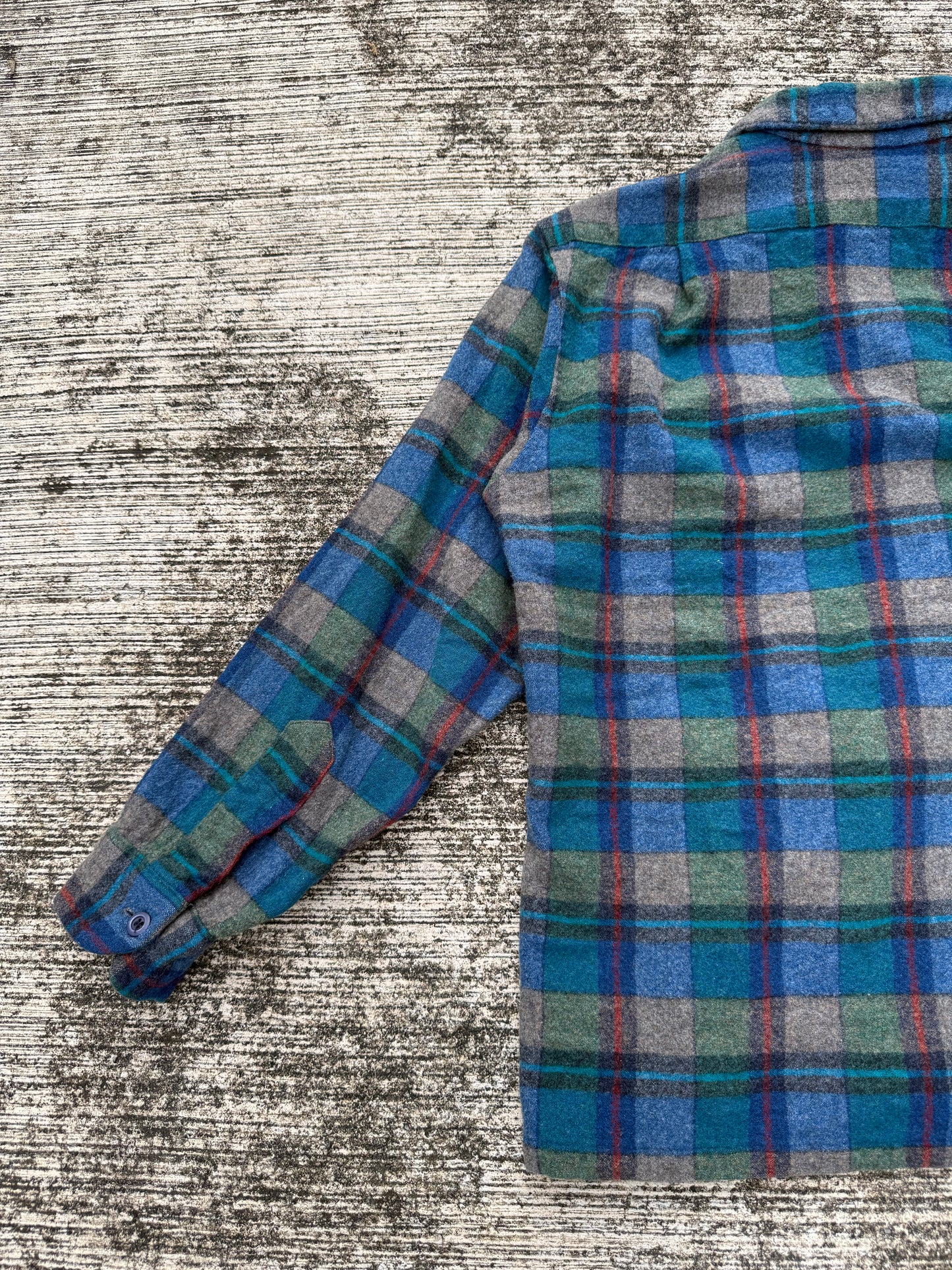 Vintage 1950s-60s Pendleton Wool Shirt Blue Green Plaid Loop Collar USA Made