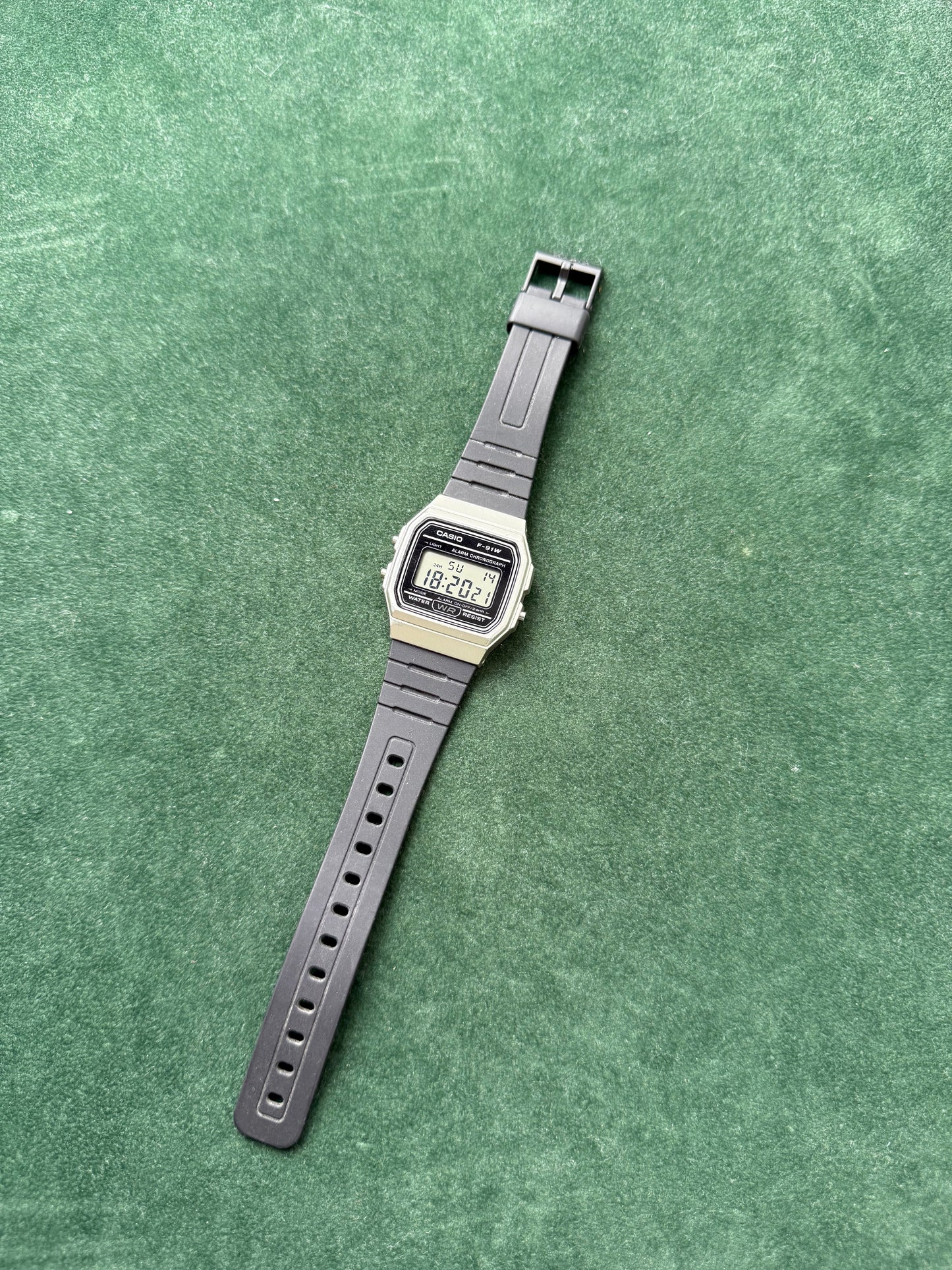 Casio F-91W Digital Wristwatch