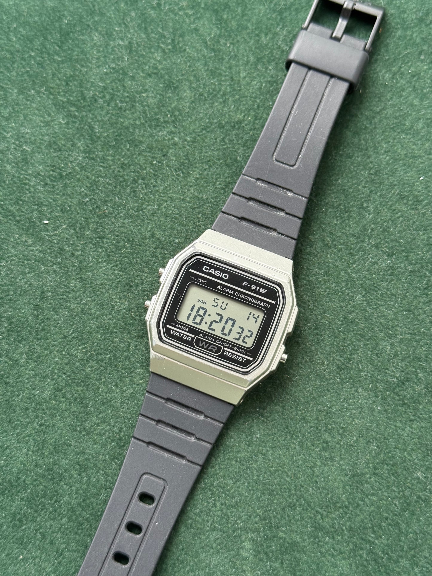 Casio F-91W Digital Wristwatch