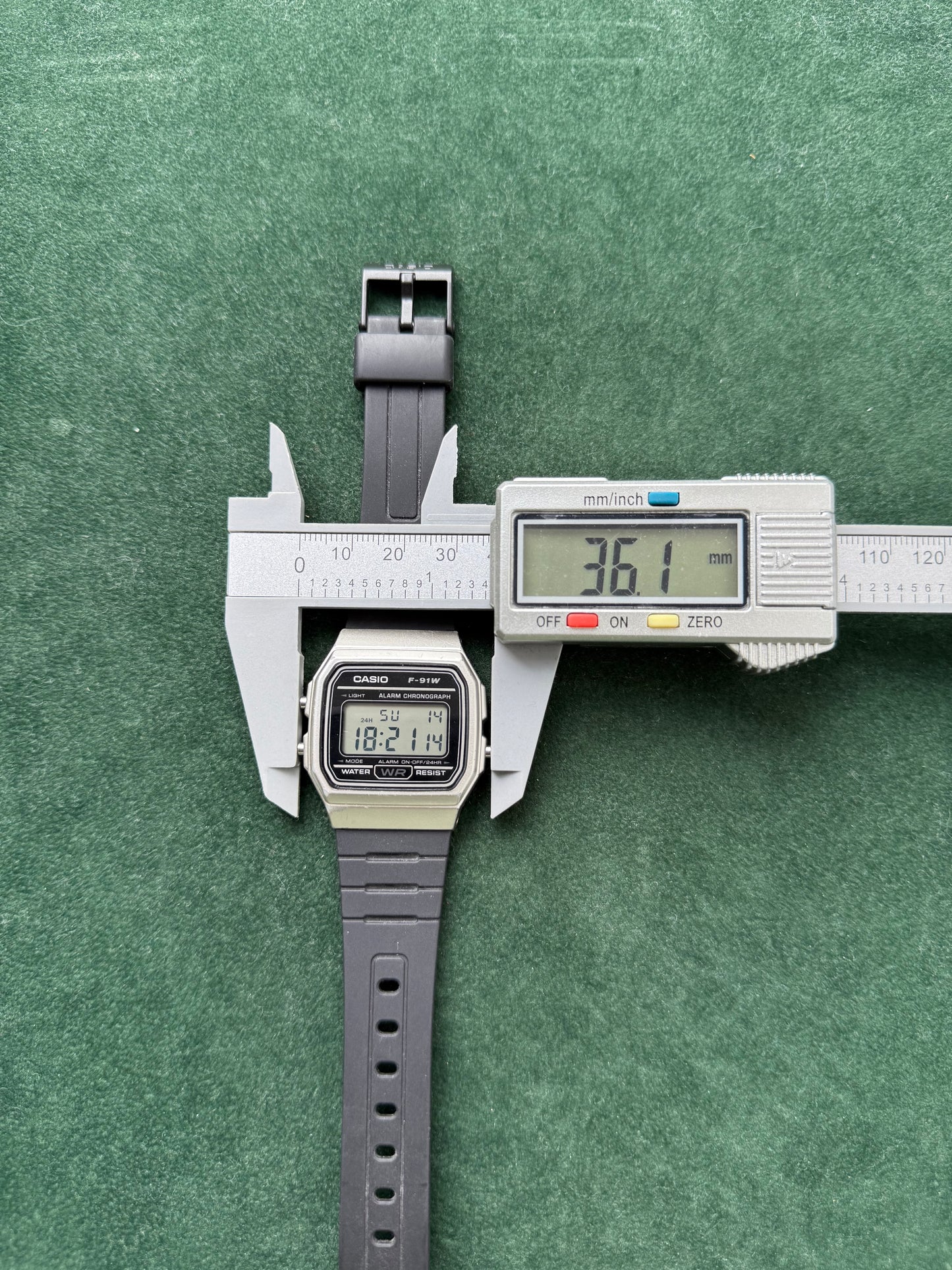 Casio F-91W Digital Wristwatch